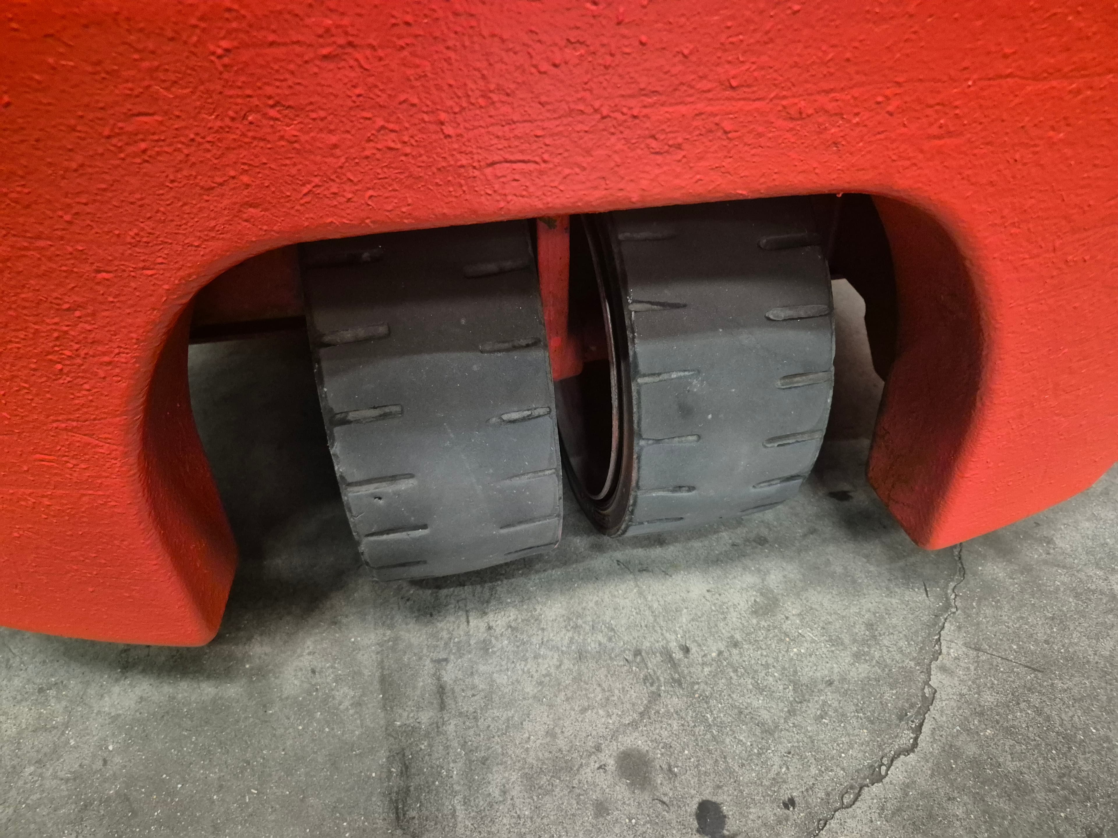 Empilhador Linde · Ano 2002 · 1400 KG — imagem 12