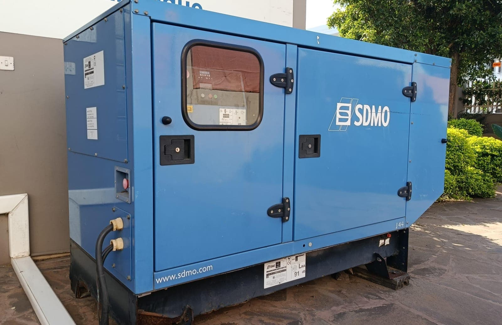 Gerador SDMO J44K - 2012 — imagen 1