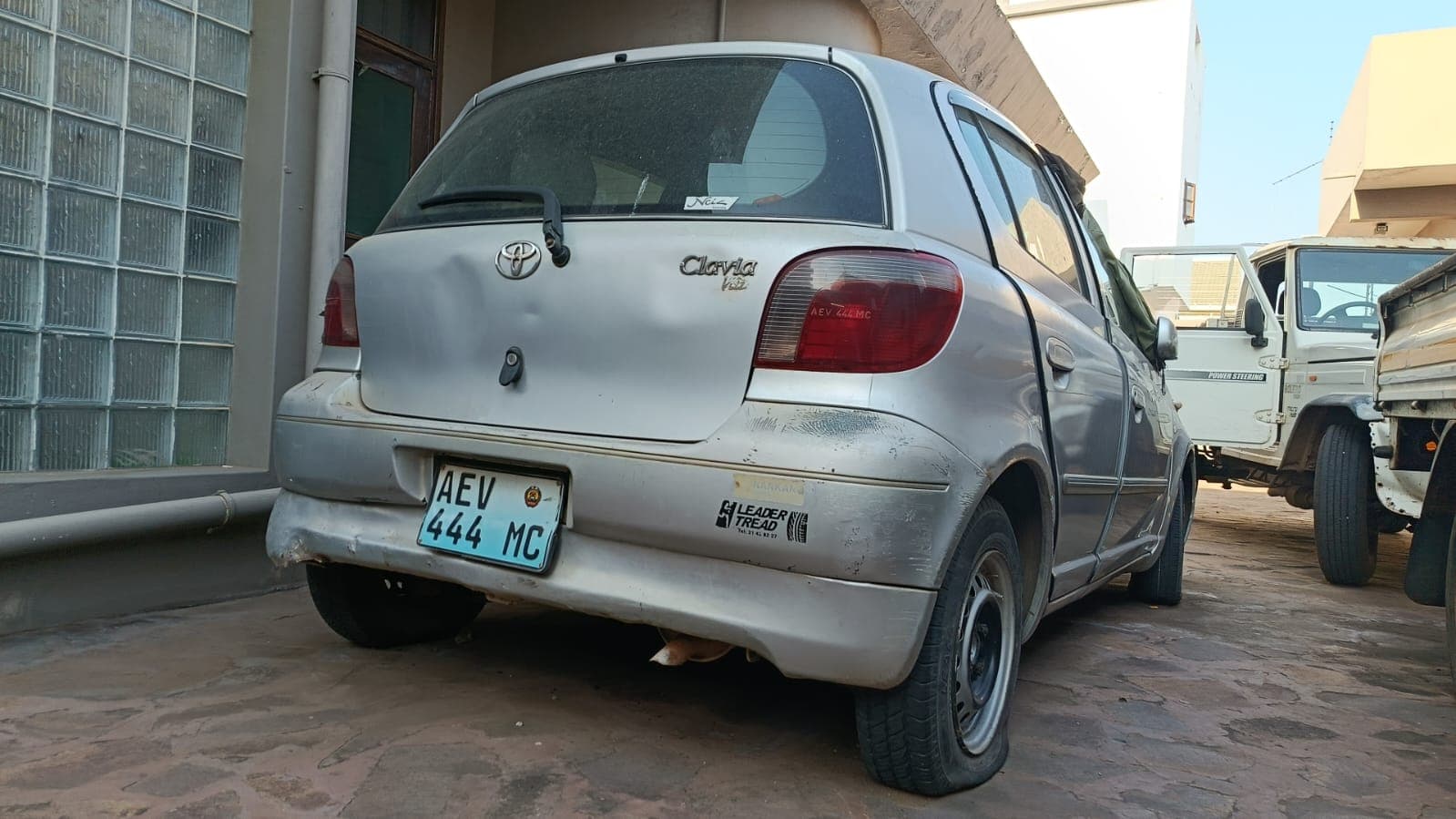 Toyota Vitz 2.45m - 2001 — imagem 7
