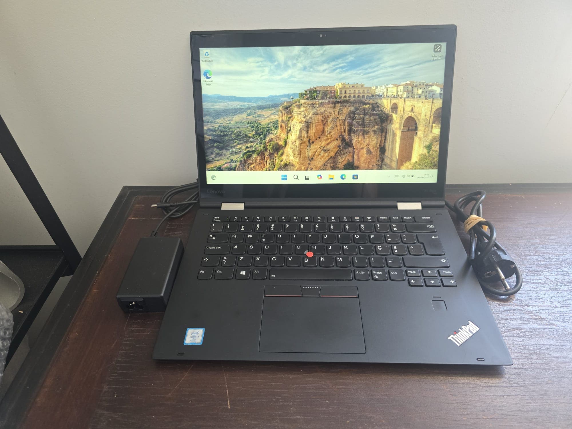 Computador portátil Lenovo Thinkpad X1 — imagen 1
