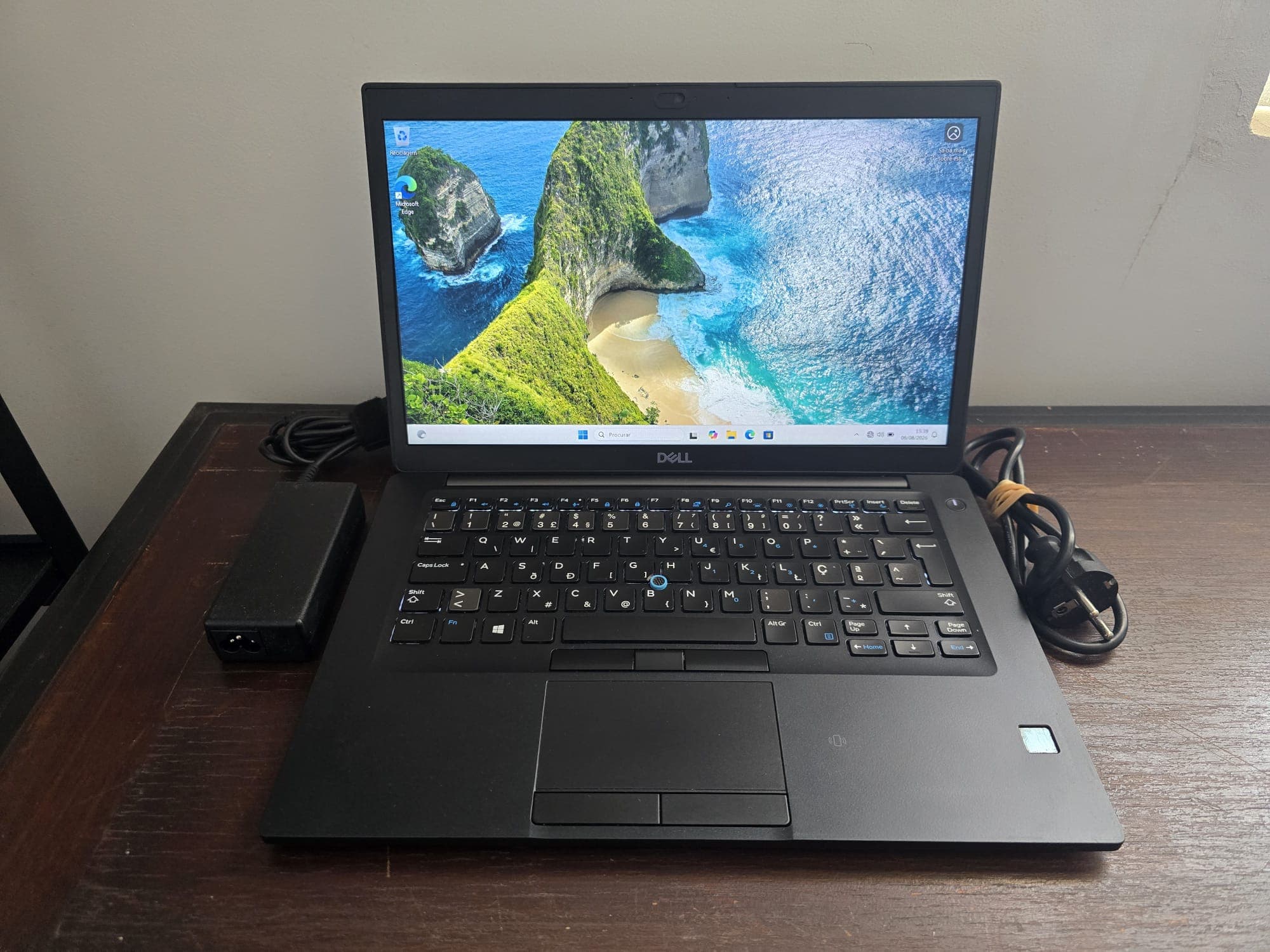 Computador portátil Dell Latitude 7490 — imagen 1
