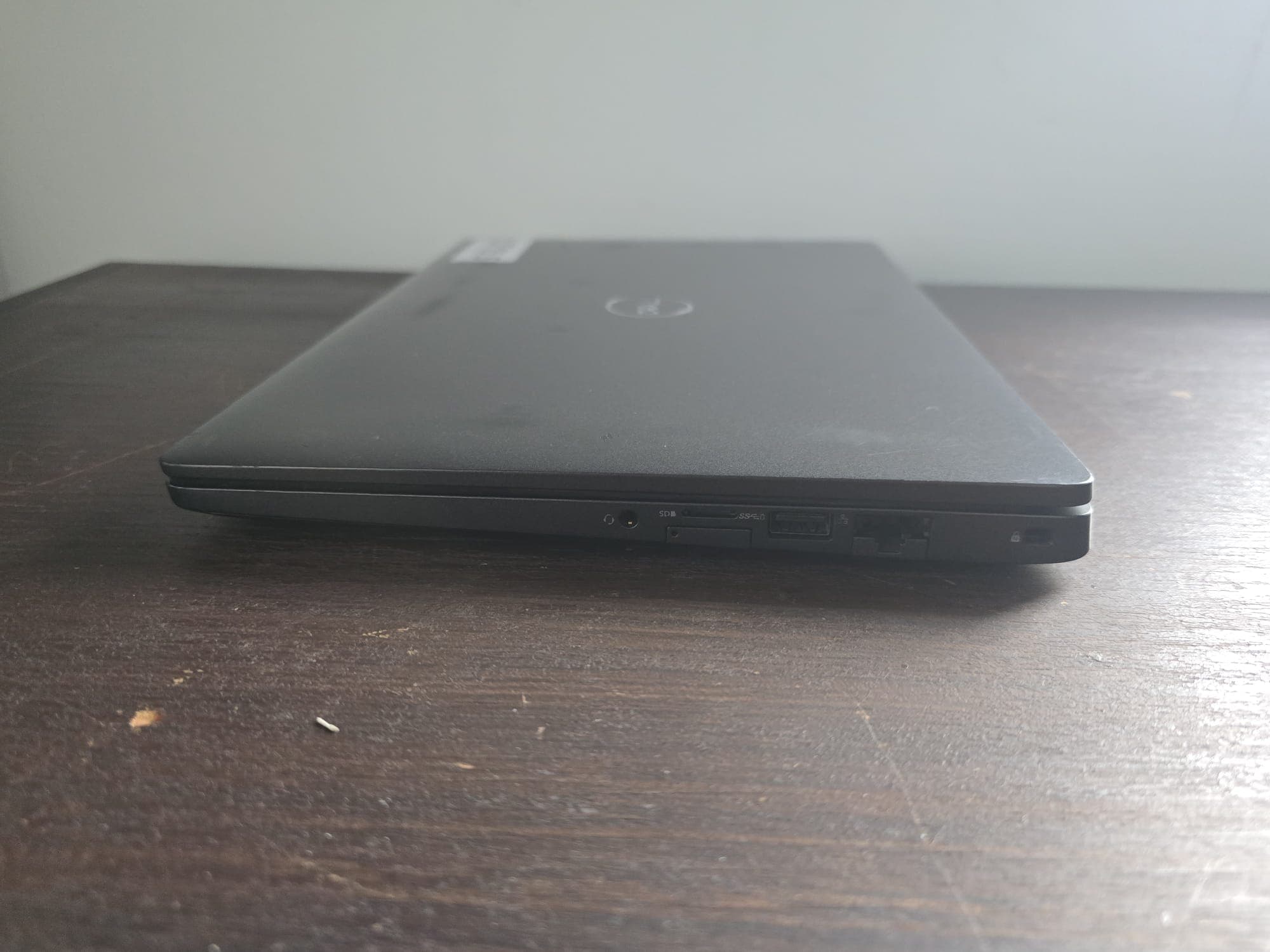 Portátil Dell Latitude 5300 — imagen 2