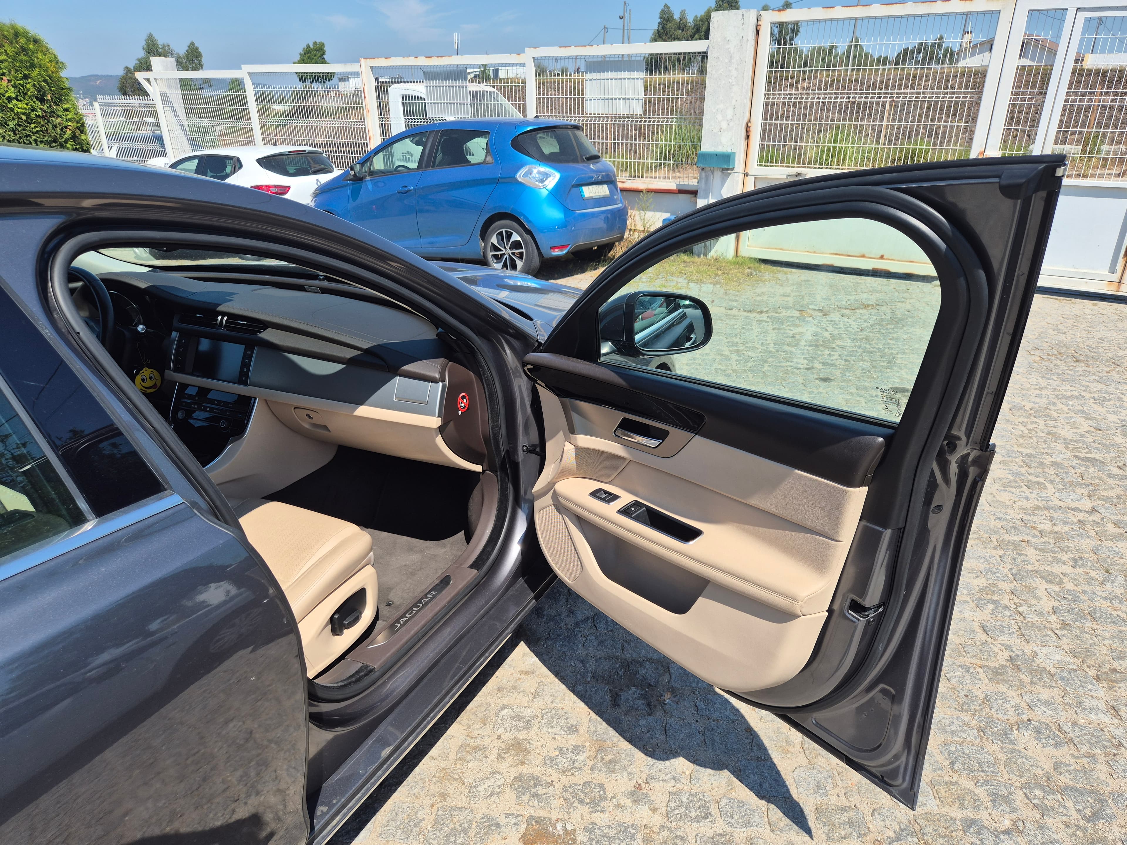 Jaguar XF II 2.0d · Ano 2016 — image 20