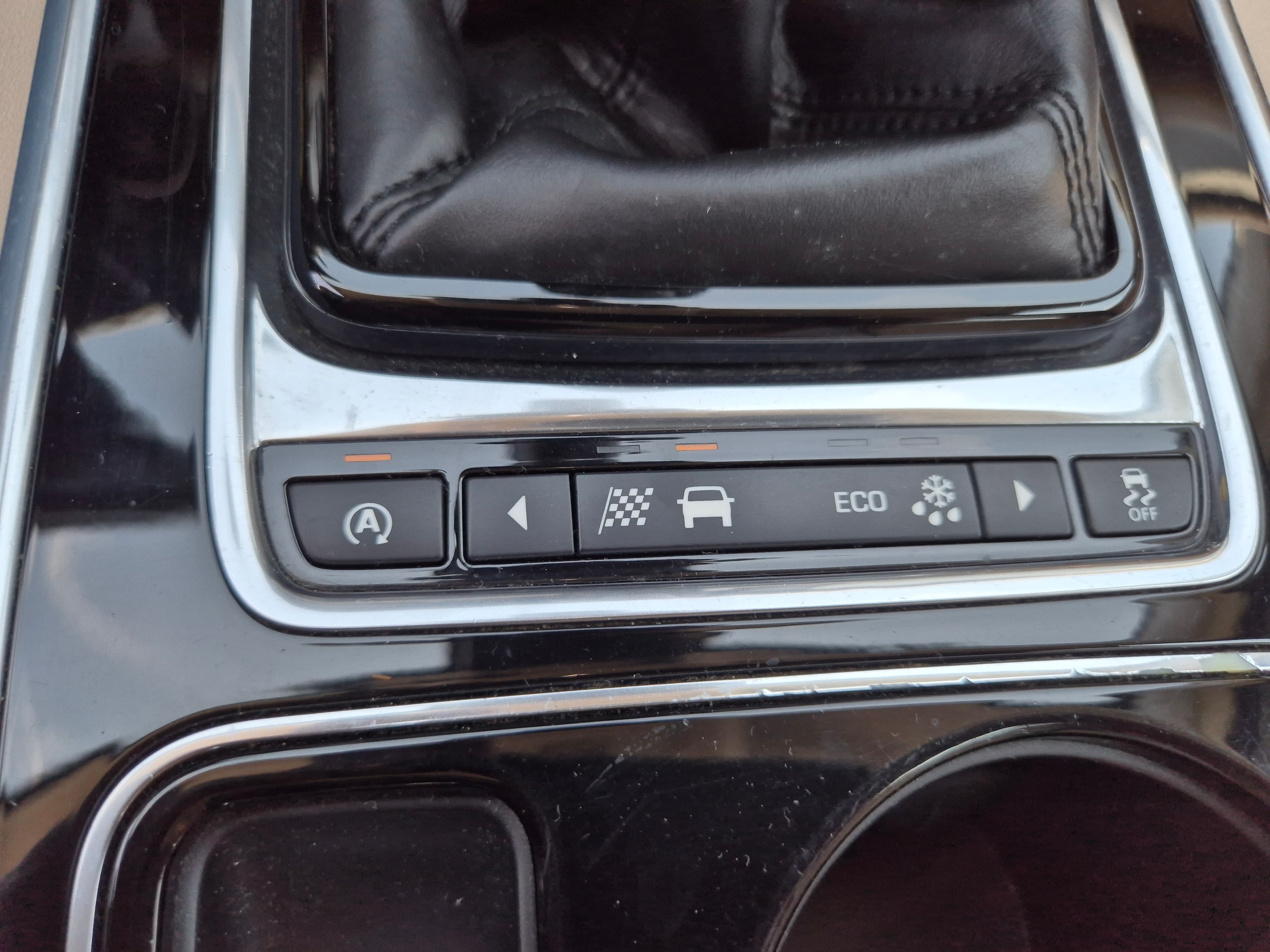 Jaguar XF II 2.0d · Ano 2016 — image 44