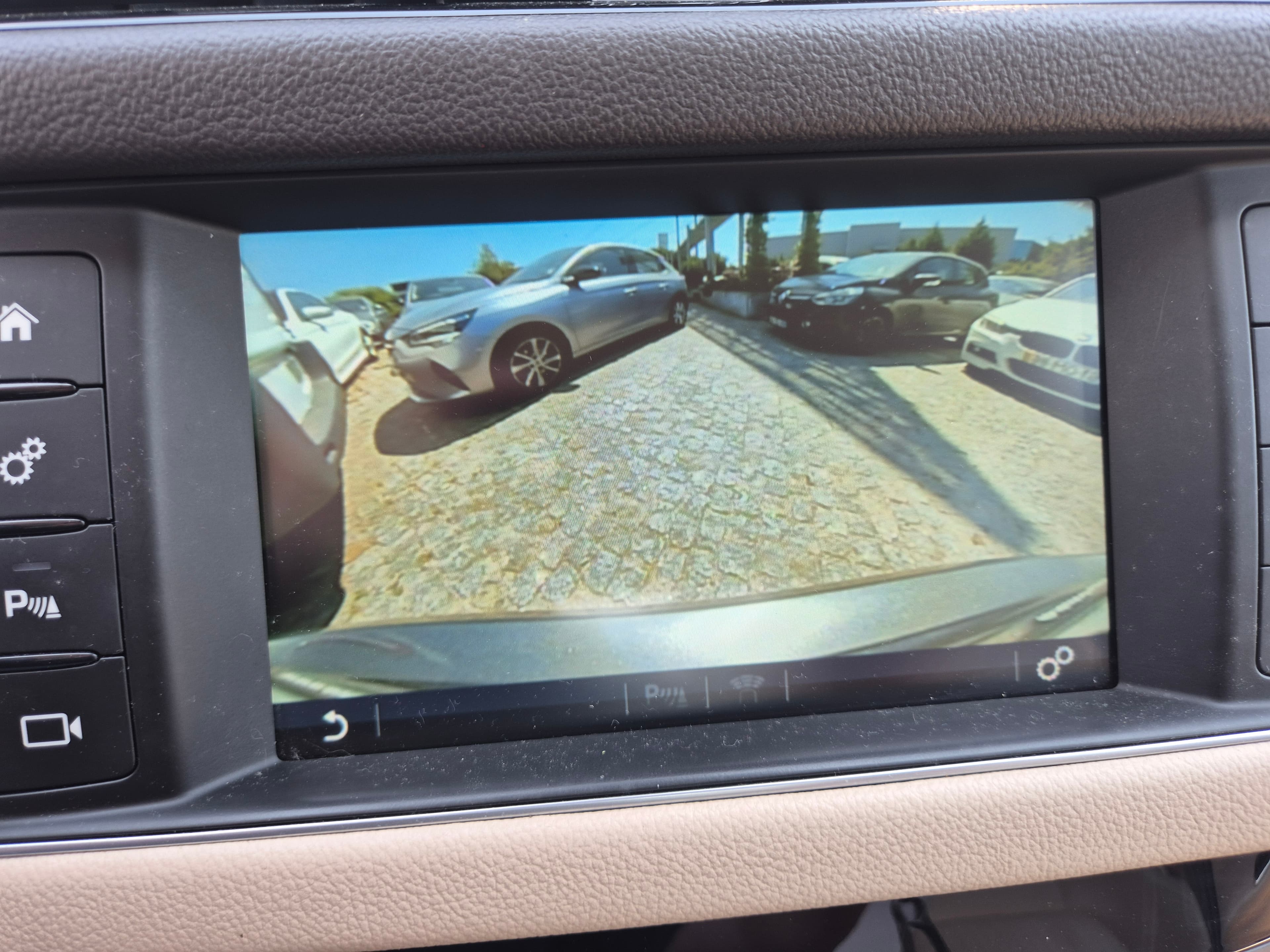 Jaguar XF II 2.0d · Ano 2016 — image 48