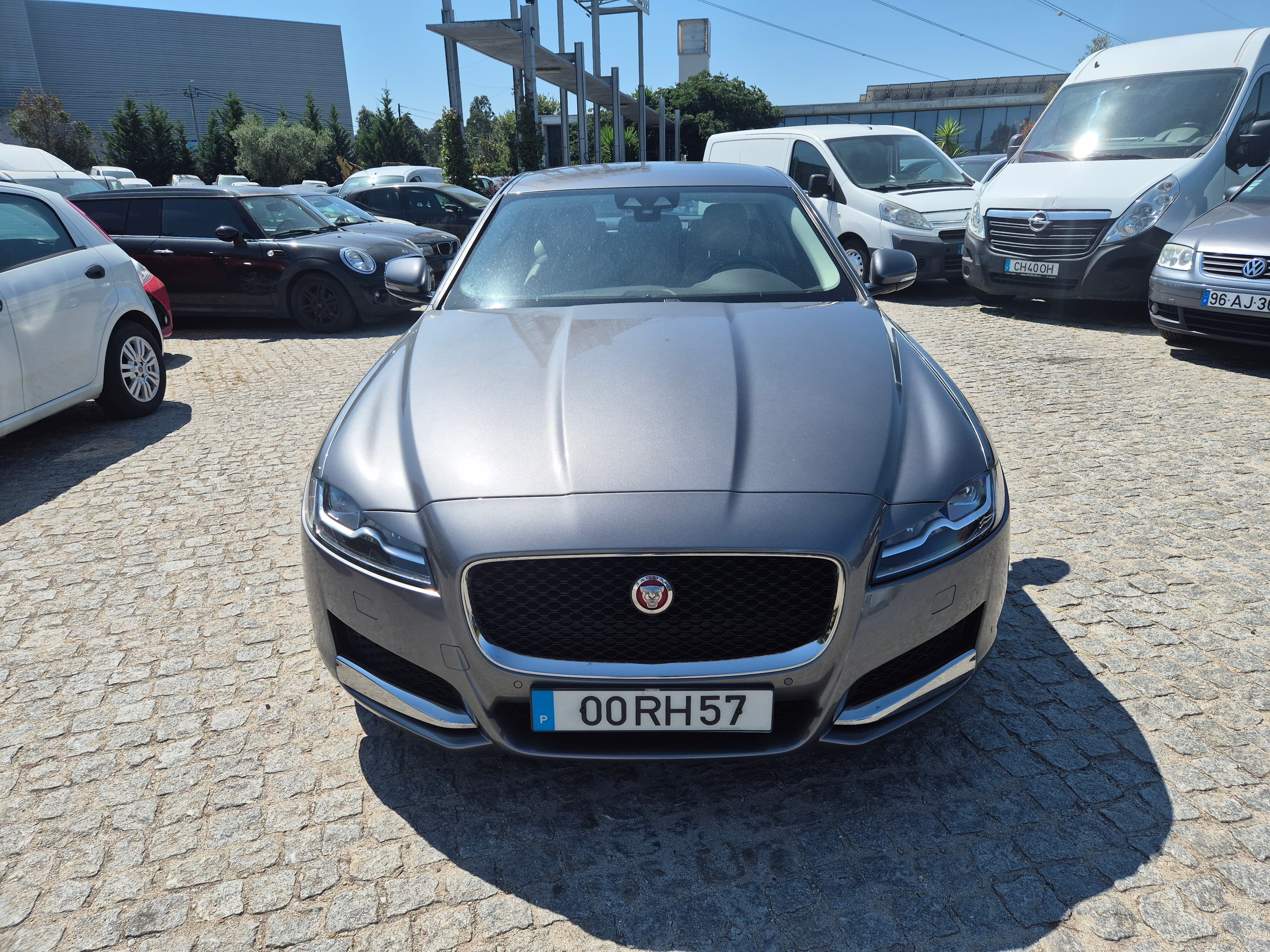 Jaguar XF II 2.0d · Ano 2016 — image 2