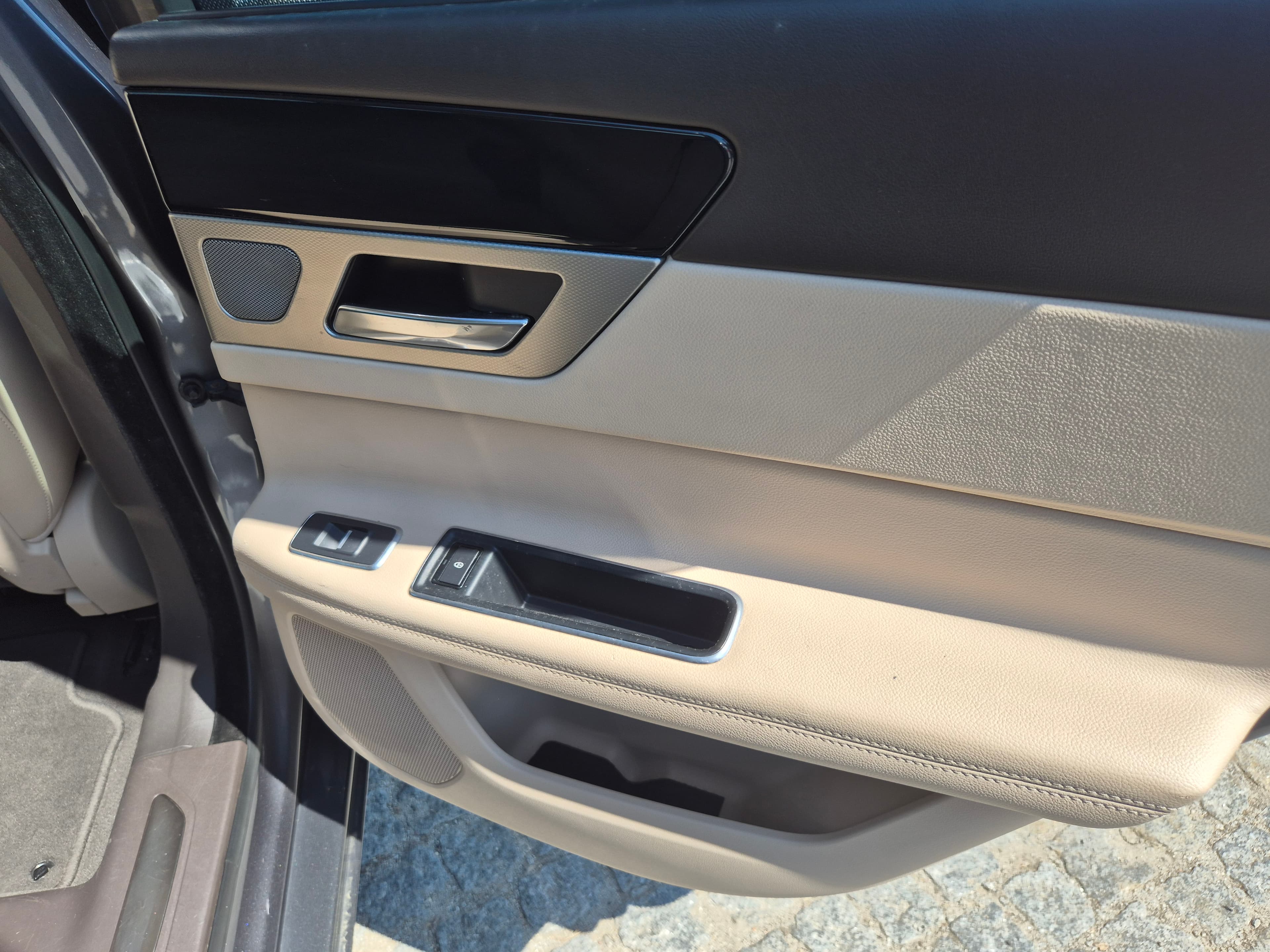 Jaguar XF II 2.0d · Ano 2016 — image 18