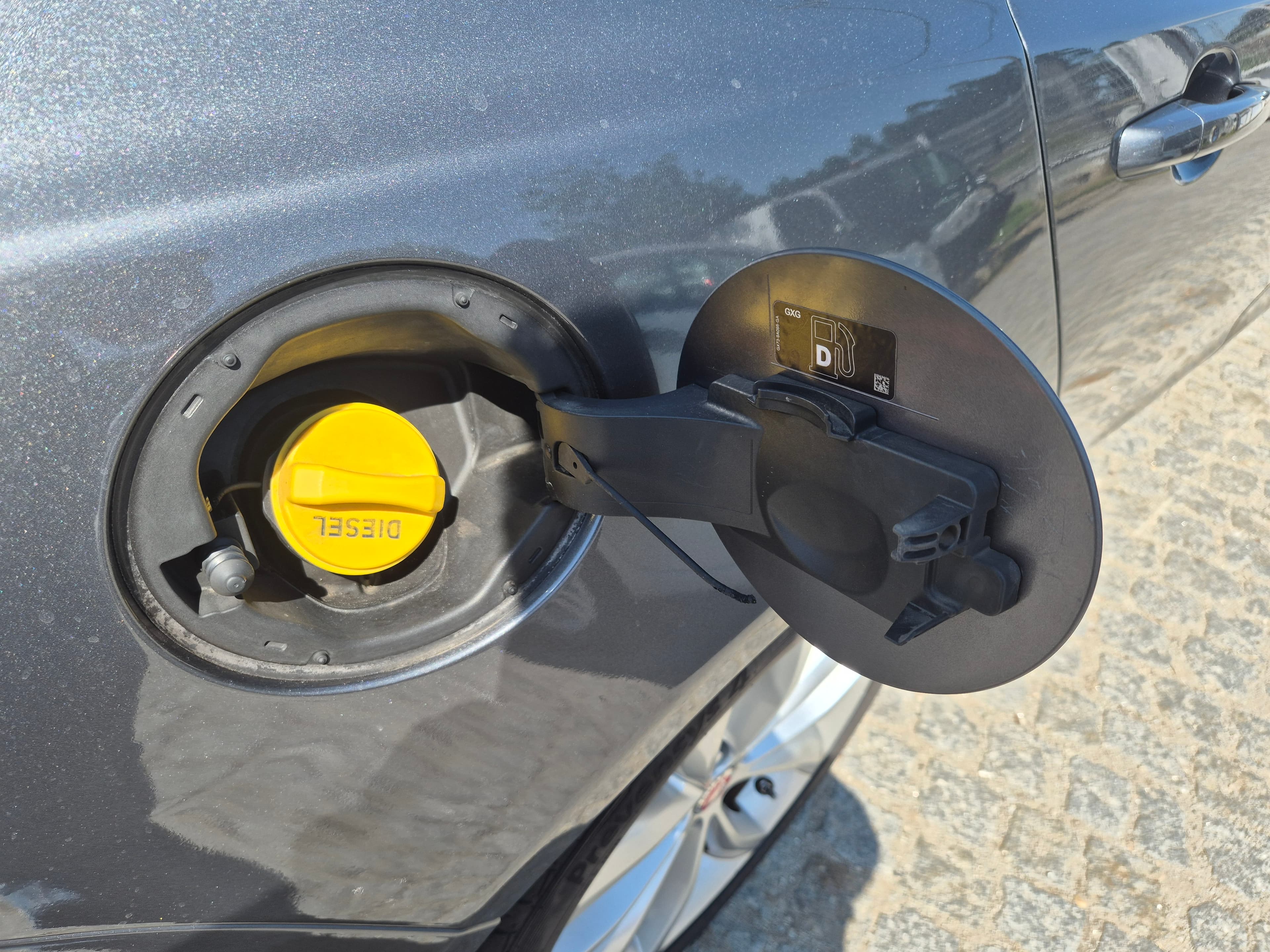 Jaguar XF II 2.0d · Ano 2016 — image 11