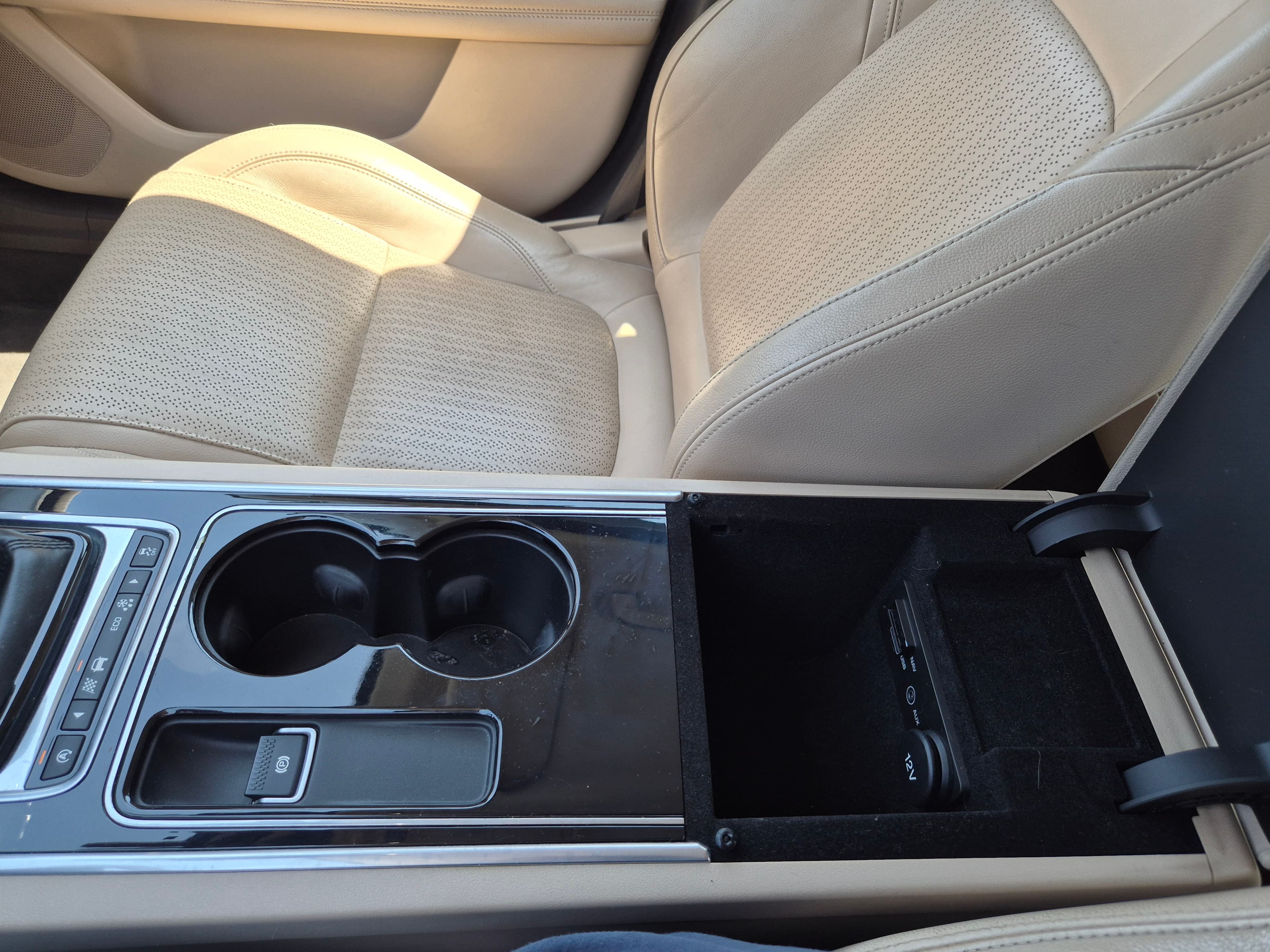 Jaguar XF II 2.0d · Ano 2016 — image 41