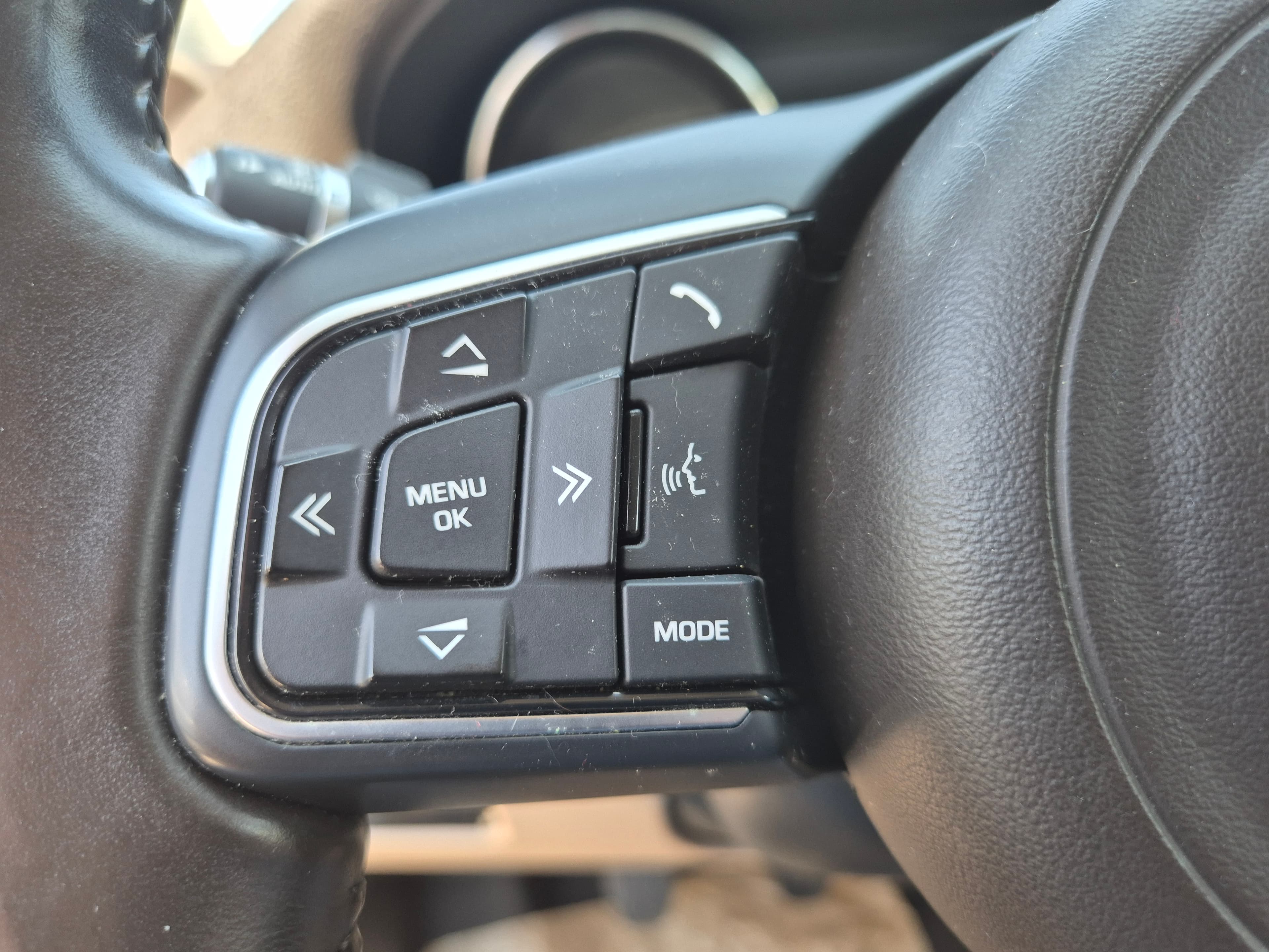 Jaguar XF II 2.0d · Ano 2016 — image 34