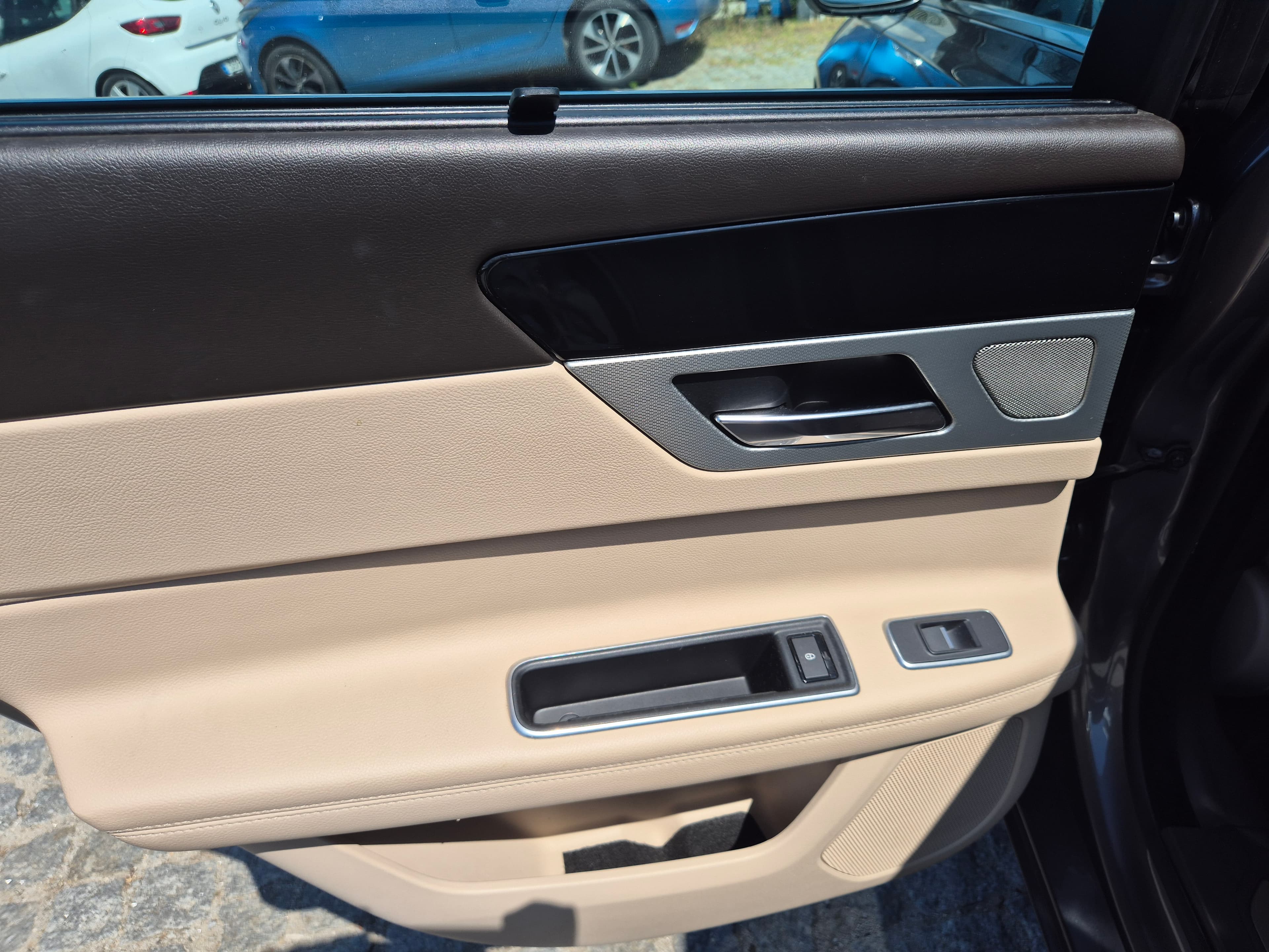 Jaguar XF II 2.0d · Ano 2016 — image 24