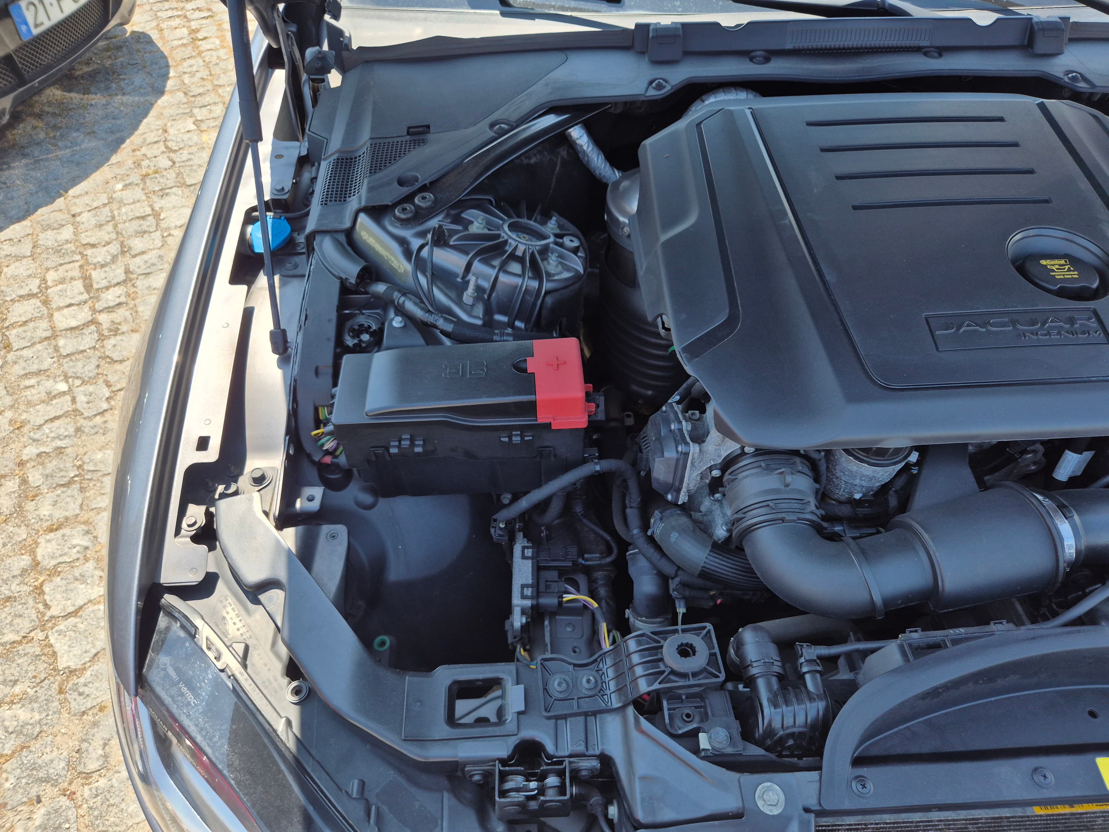 Jaguar XF II 2.0d · Ano 2016 — image 53
