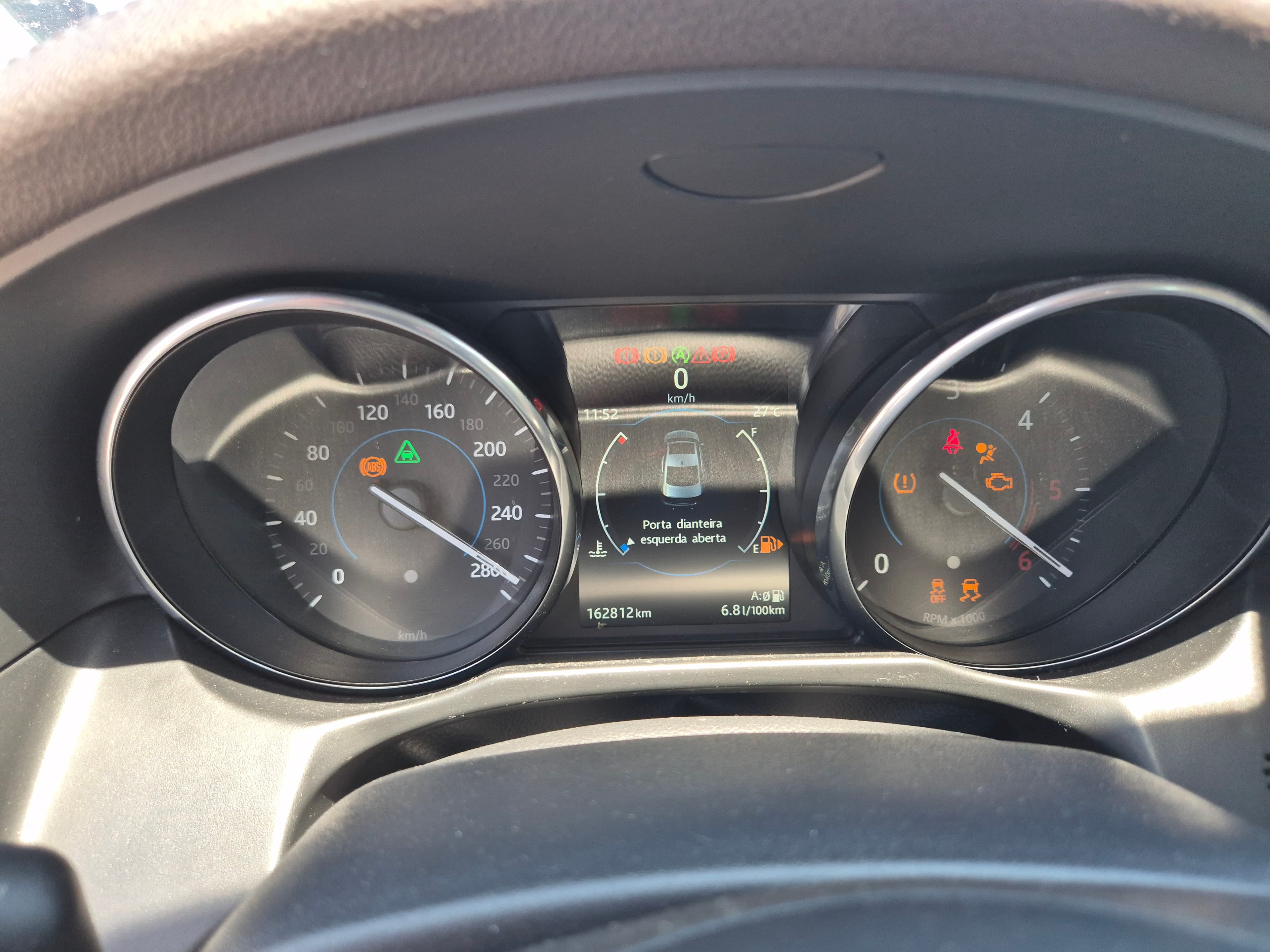 Jaguar XF II 2.0d · Ano 2016 — image 37