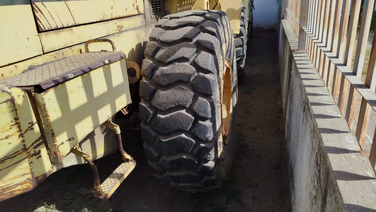 Pá Carregadeira Komatsu WA250-1 — imagem 7