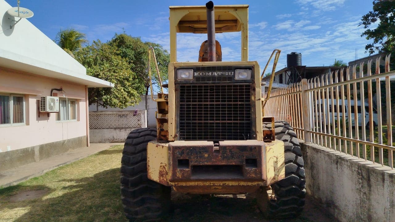 Pá Carregadeira Komatsu WA250-1 — imagem 3