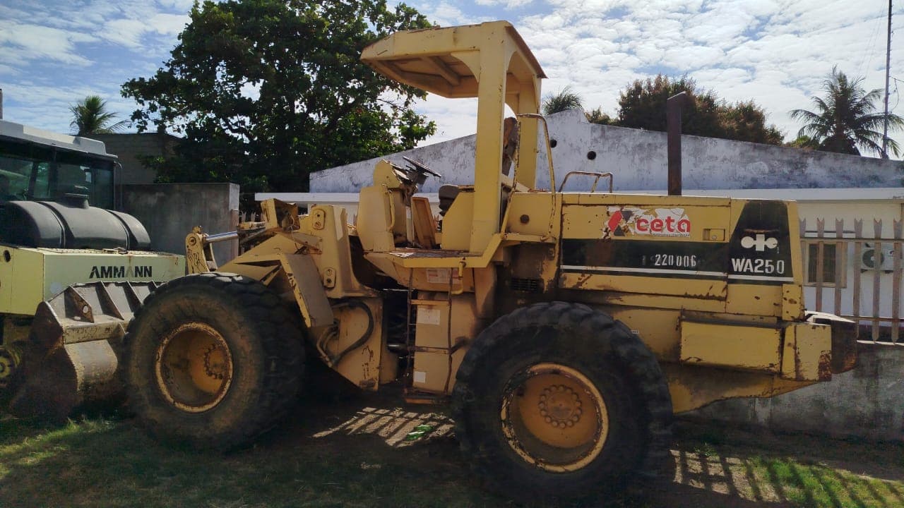 Pá Carregadeira Komatsu WA250-1 — imagem 2