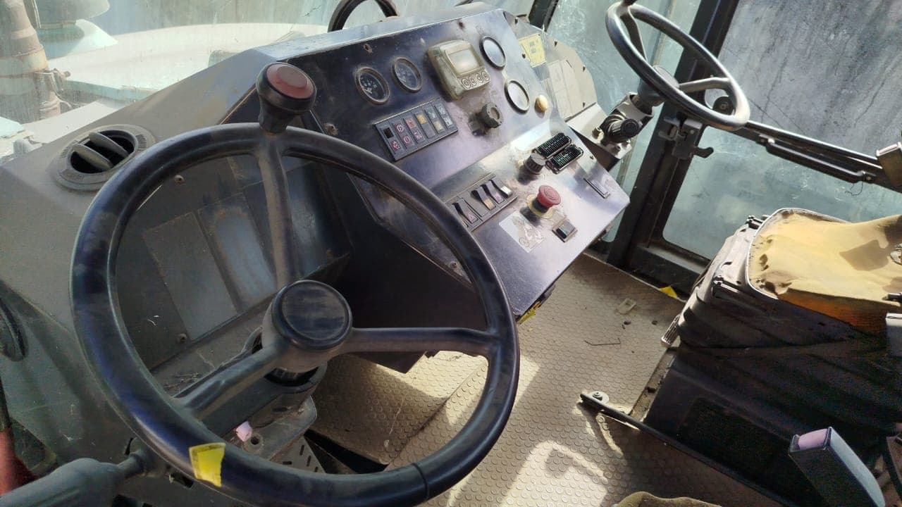 Rolo Compactador AMMANN AP240 — imagem 10