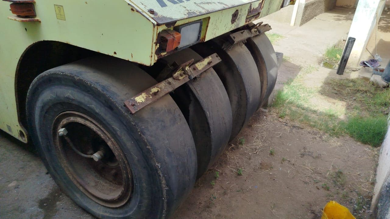 Rolo Compactador AMMANN AP240 — imagem 7