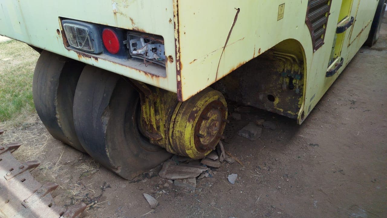 Rolo Compactador AMMANN AP240 — imagem 9