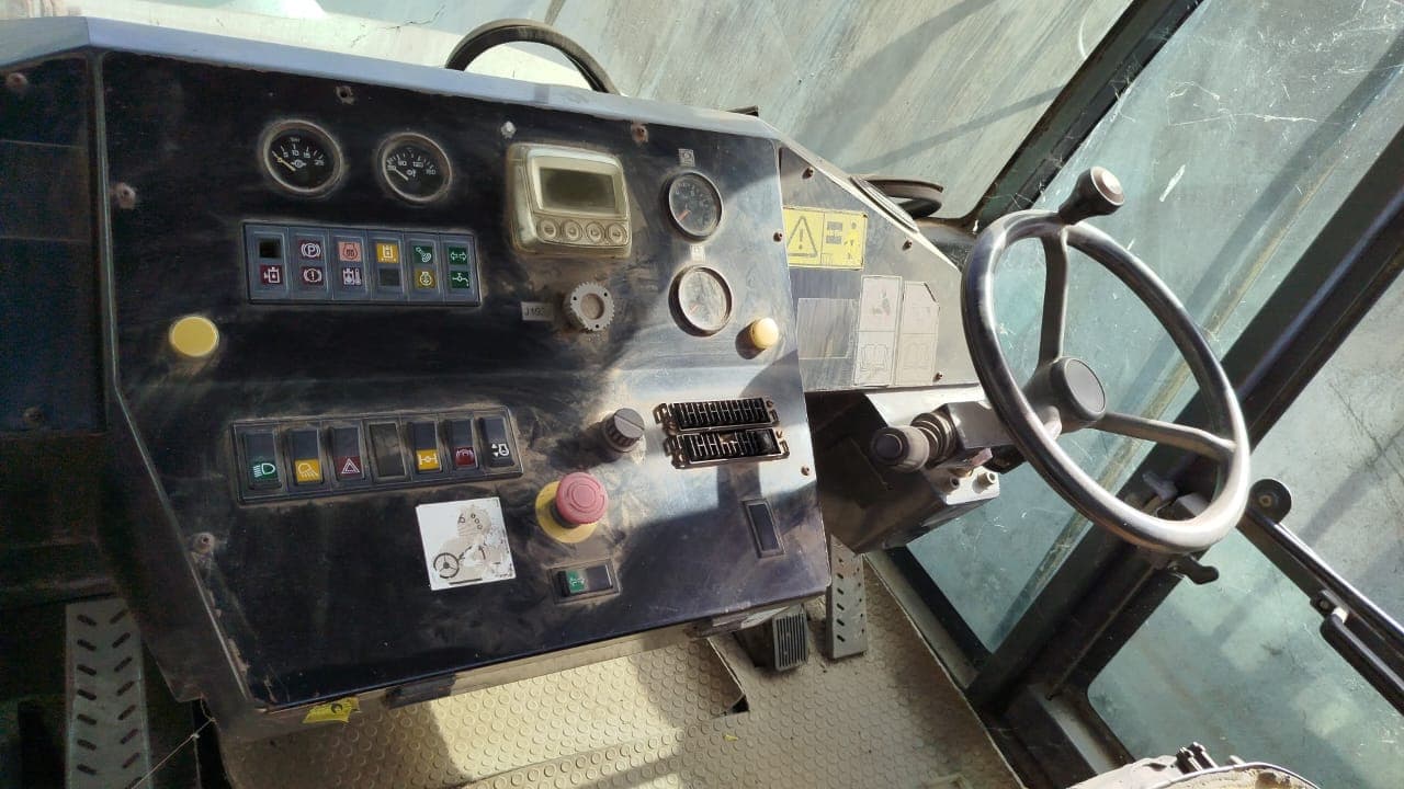 Rolo Compactador AMMANN AP240 — imagem 12