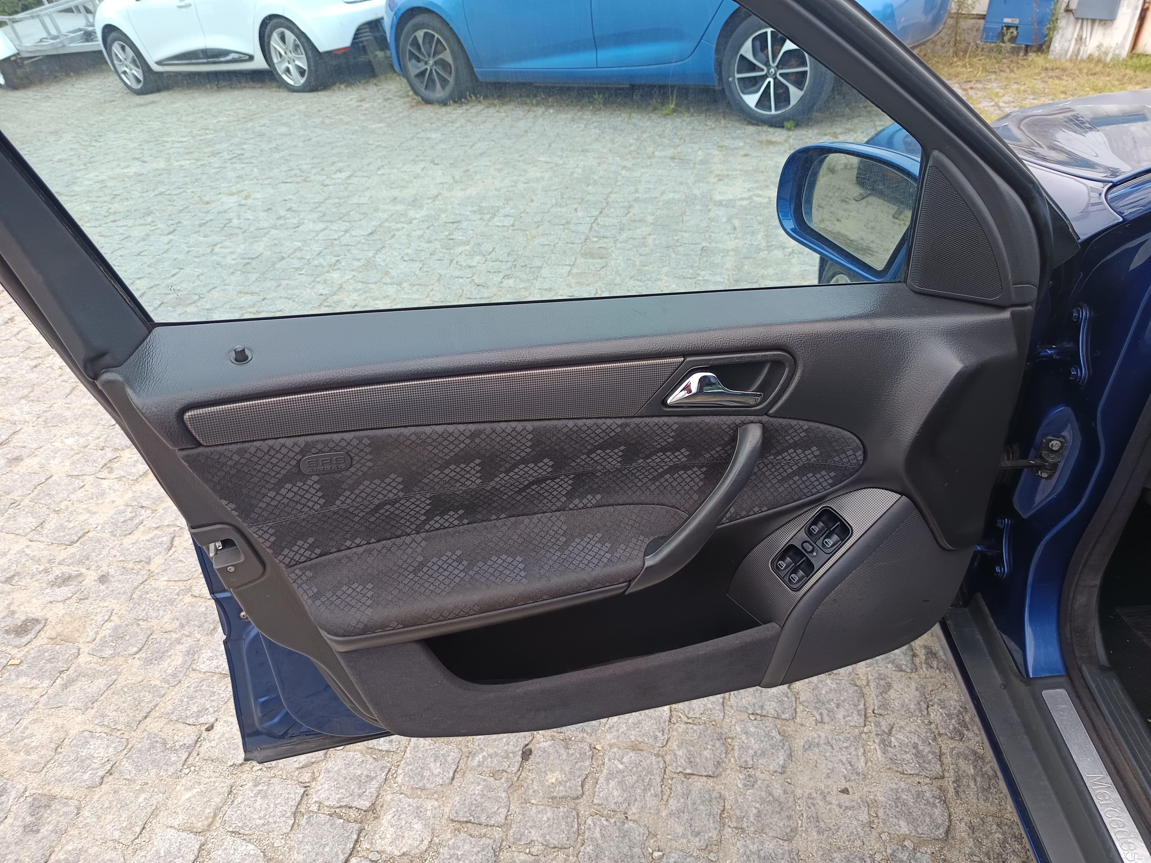 Mercedes-Benz C 220 · Ano 2001 — imagem 20