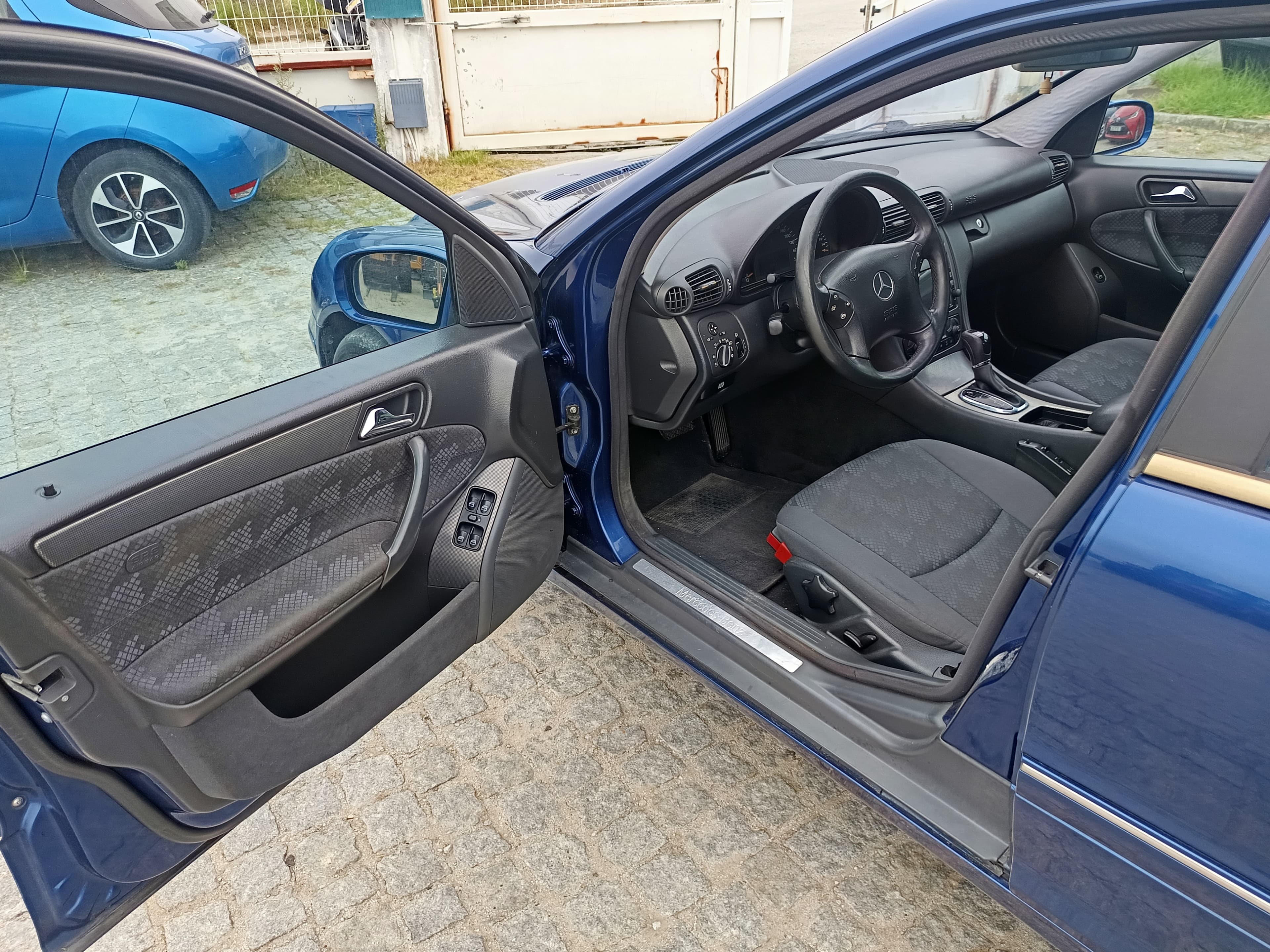 Mercedes-Benz C 220 · Ano 2001 — imagem 19