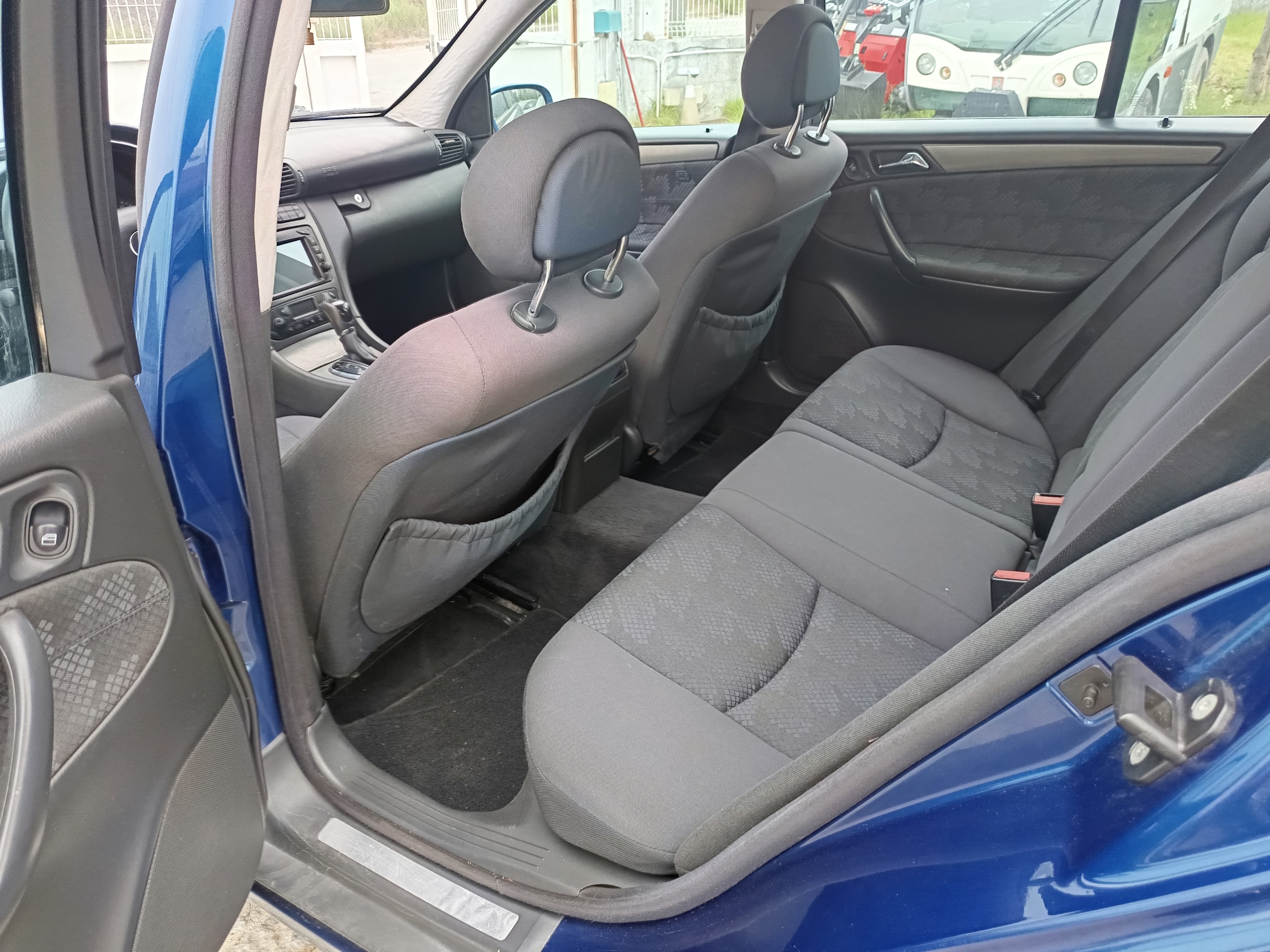 Mercedes-Benz C 220 · Ano 2001 — imagem 26
