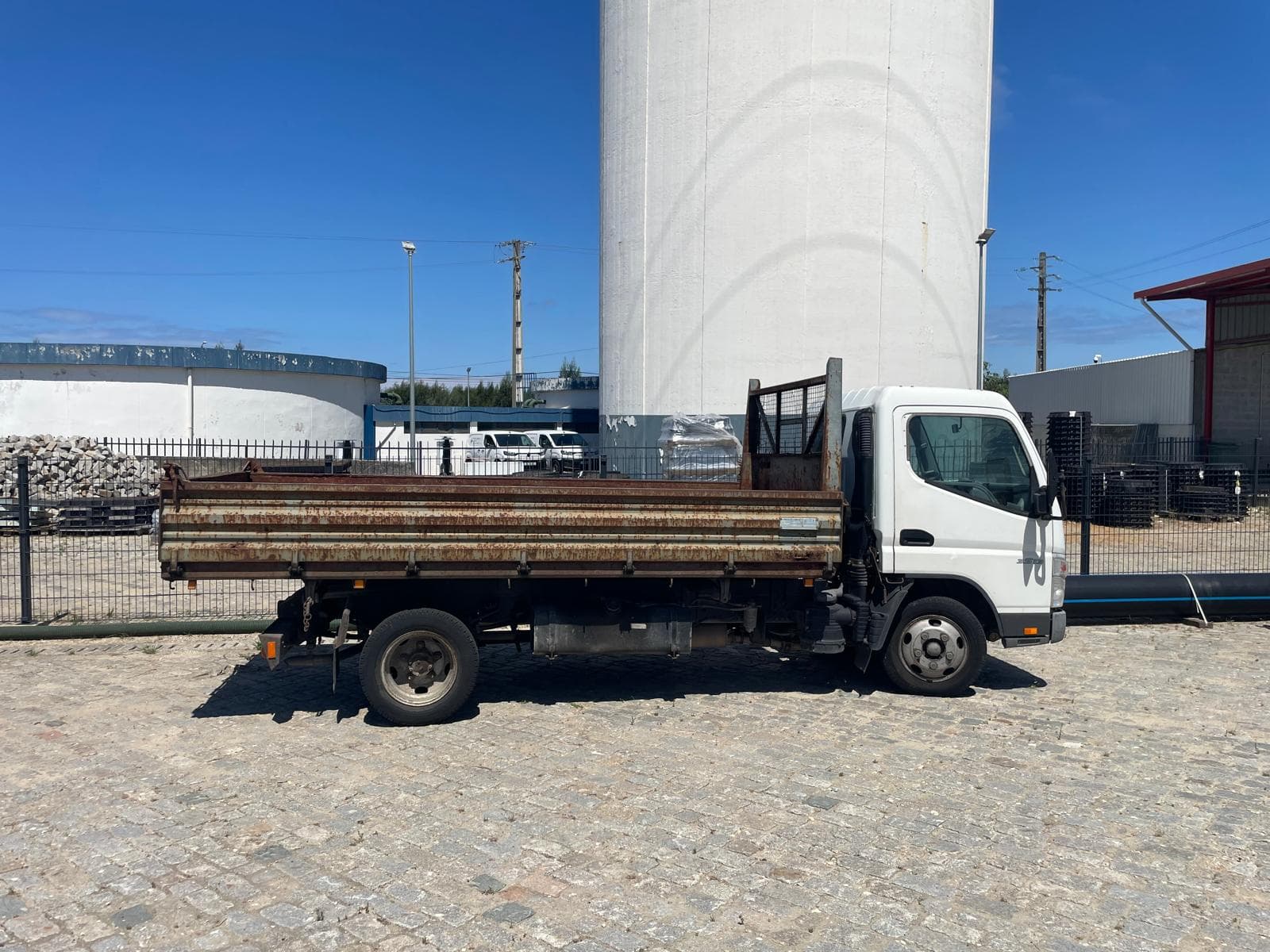 Mitsubishi Canter · Ano 2006 — imagen 4
