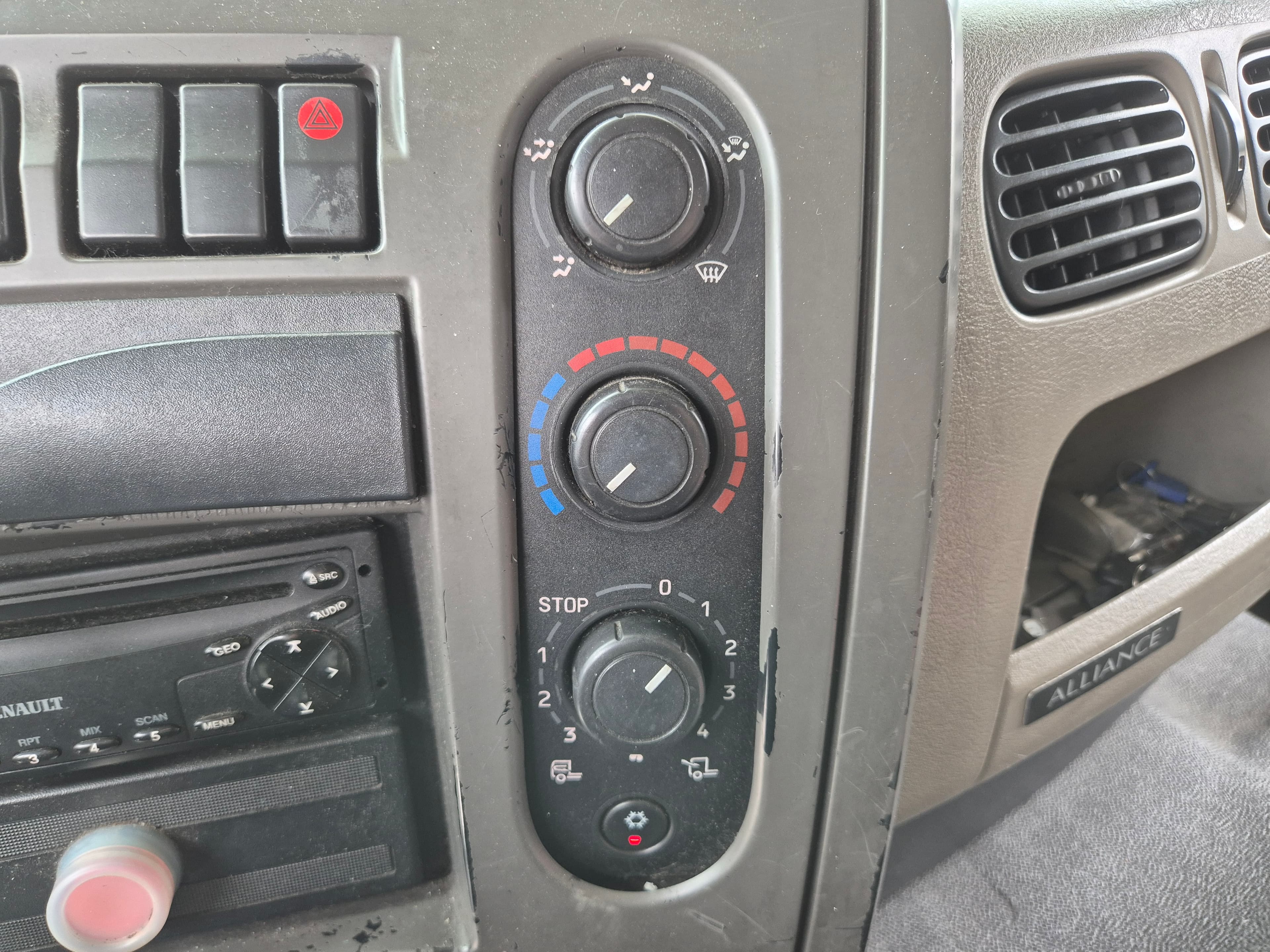 Renault Premium D · Ano 2008 — imagen 47