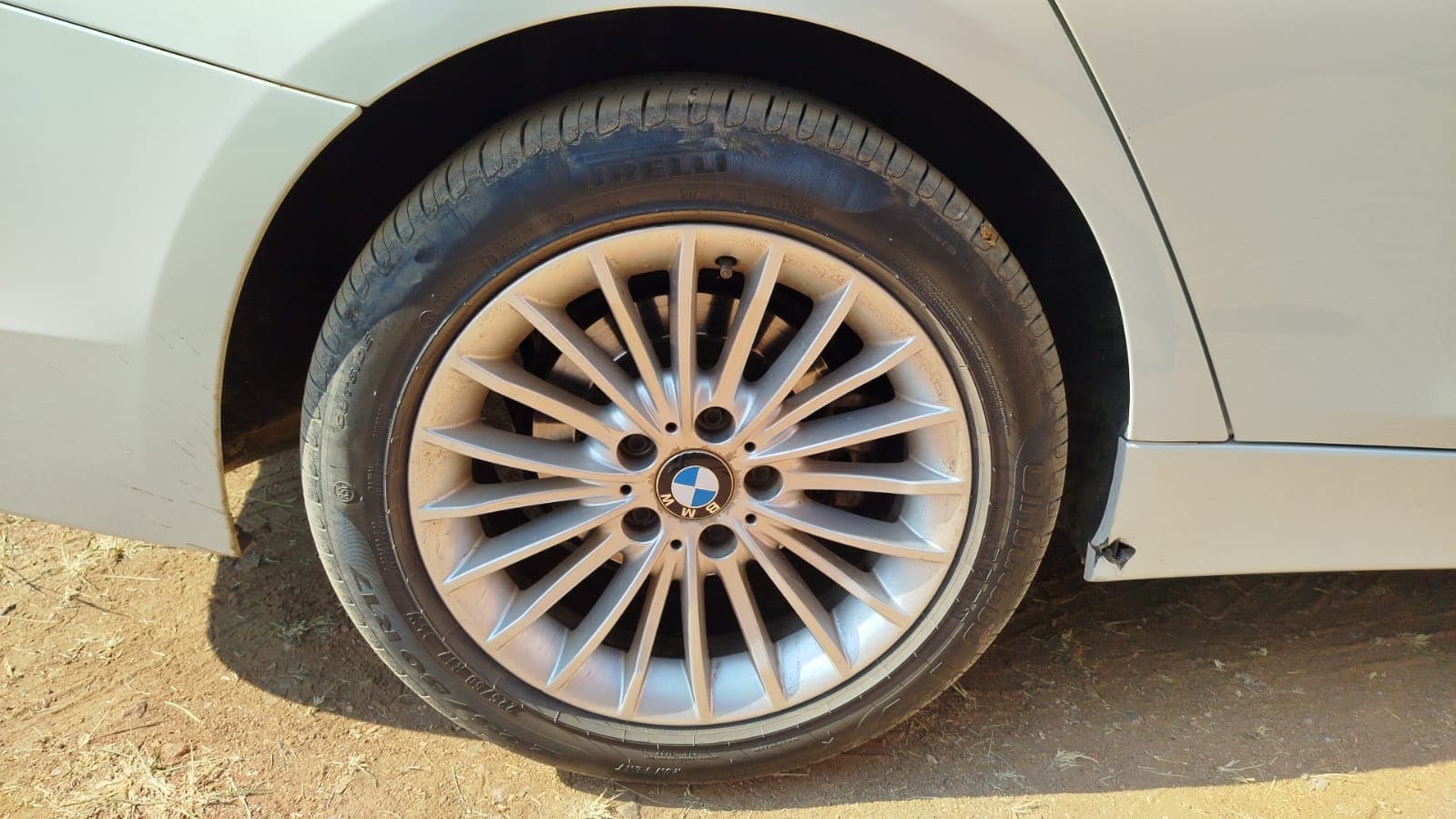 BMW - 320d 2,85m 2016 — imagem 11