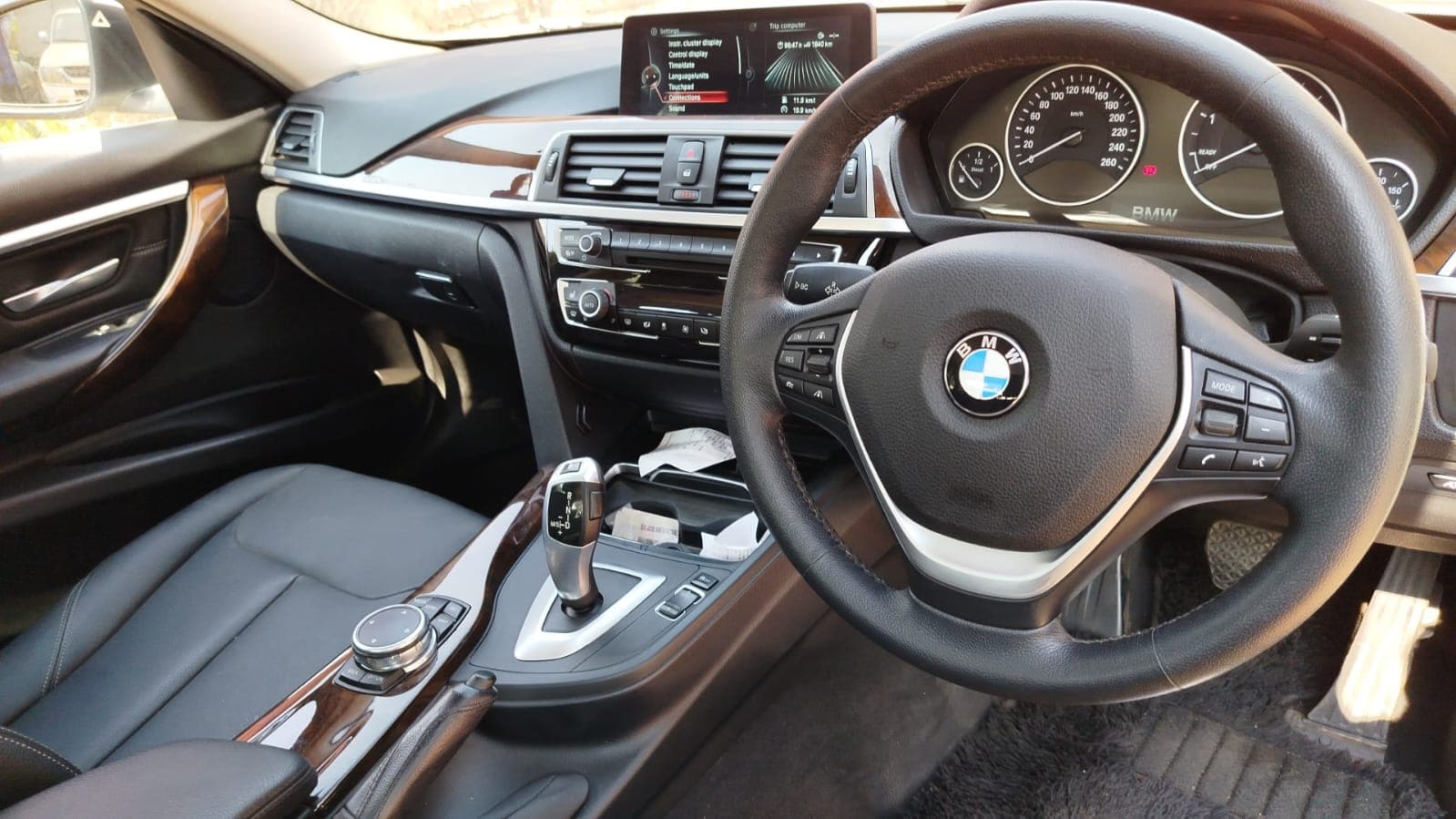 BMW - 320d 2,85m 2016 — imagem 17