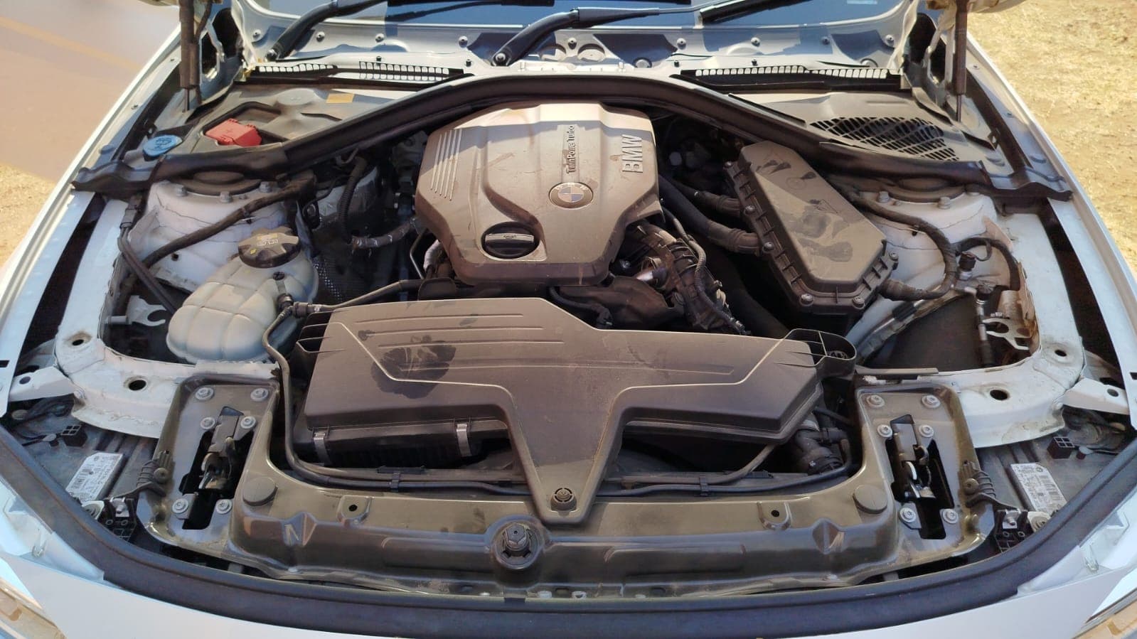 BMW - 320d 2,85m 2016 — imagem 20
