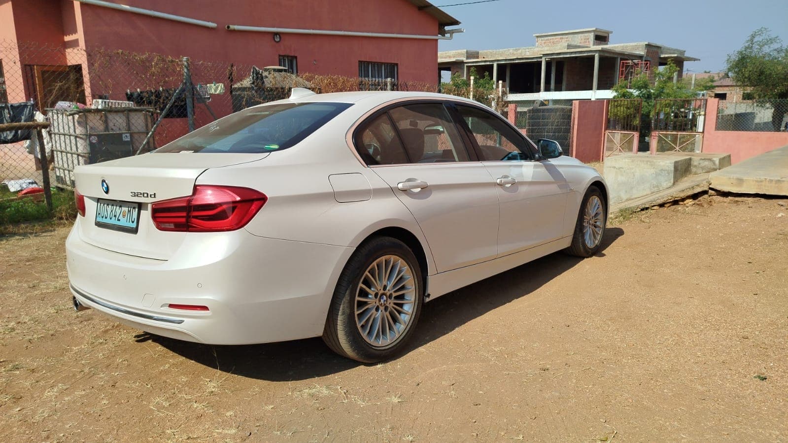 BMW - 320d 2,85m 2016 — imagem 4