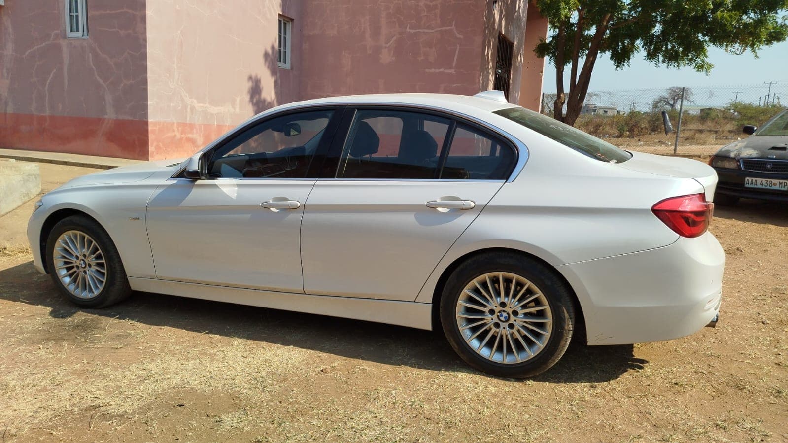 BMW - 320d 2,85m 2016 — imagem 8