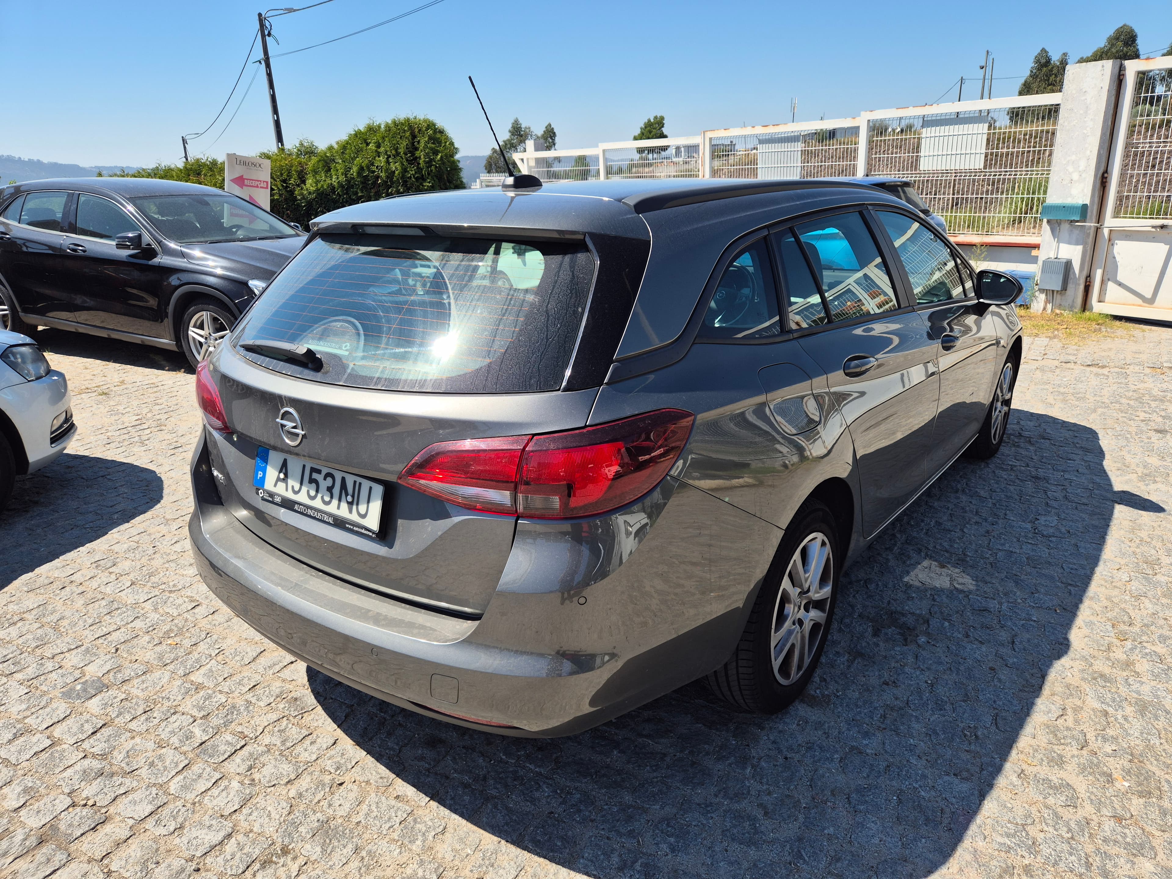 Opel Astra · Año 2021 — imagen 4