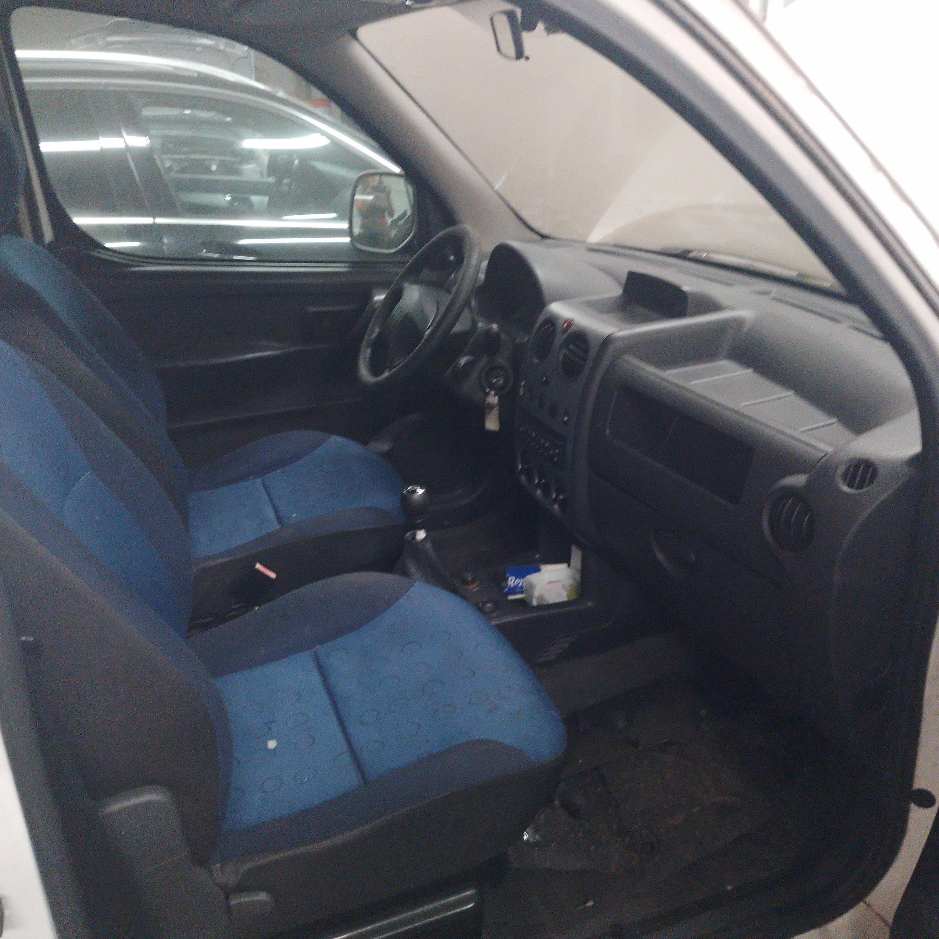 Peugeot Partner · Ano 2005 — imagen 4