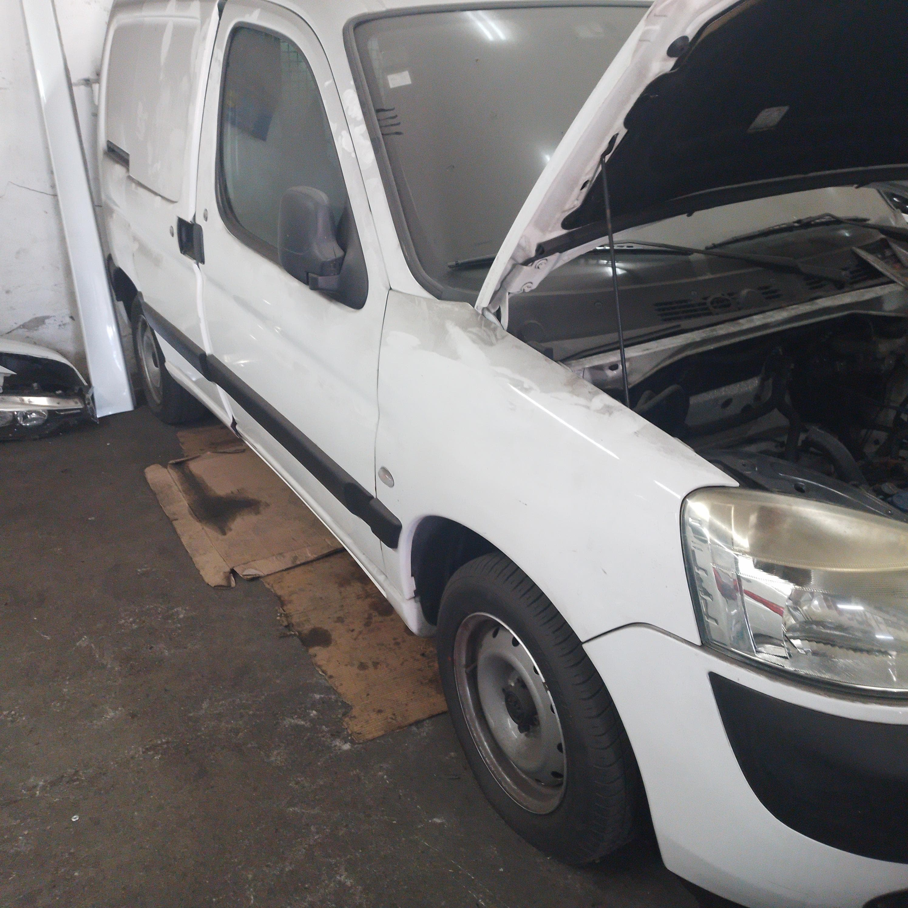 Peugeot Partner · Ano 2005 — imagen 2