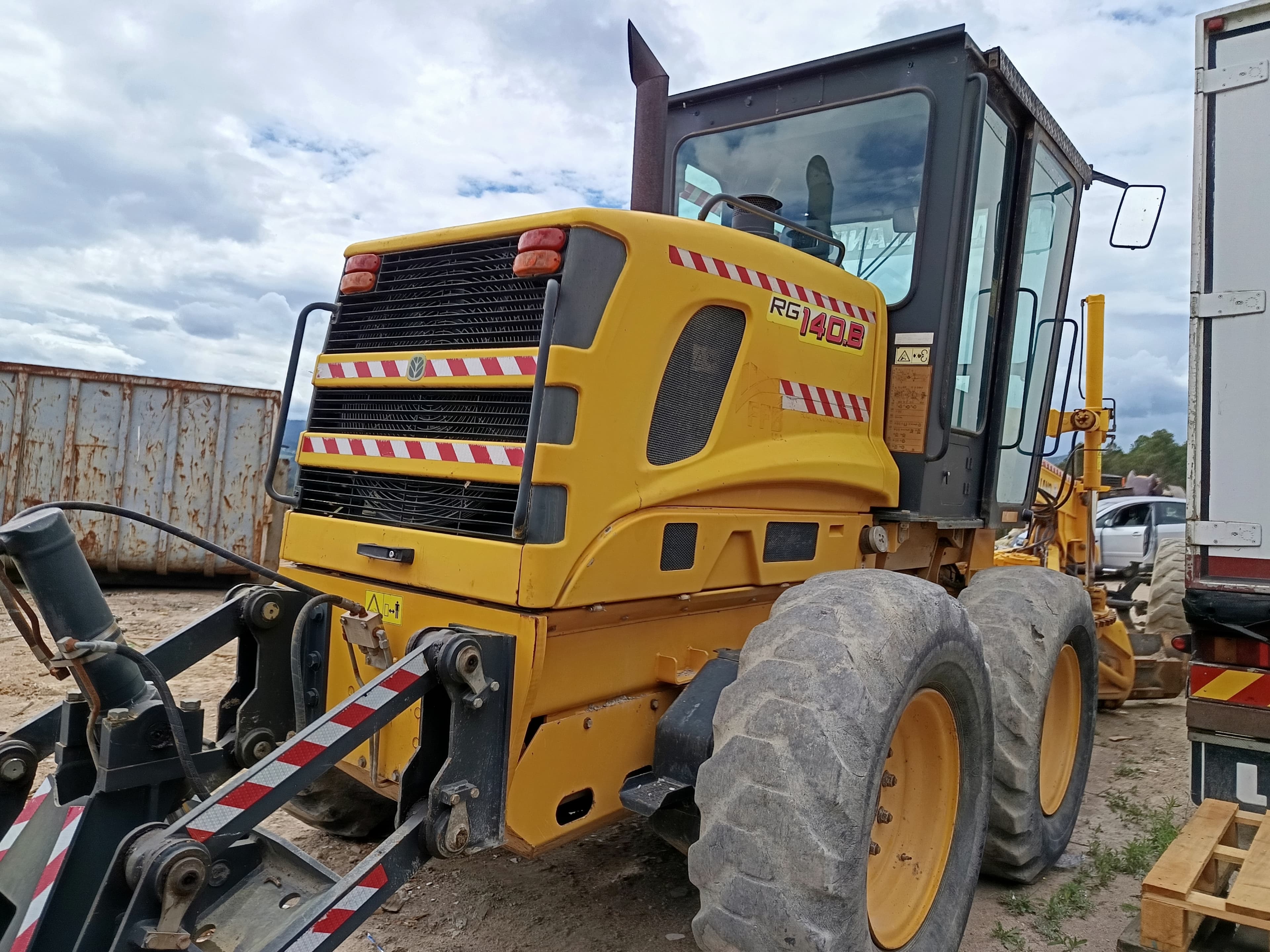 Motoniveladora New Holland · Ano 2013 — image 5