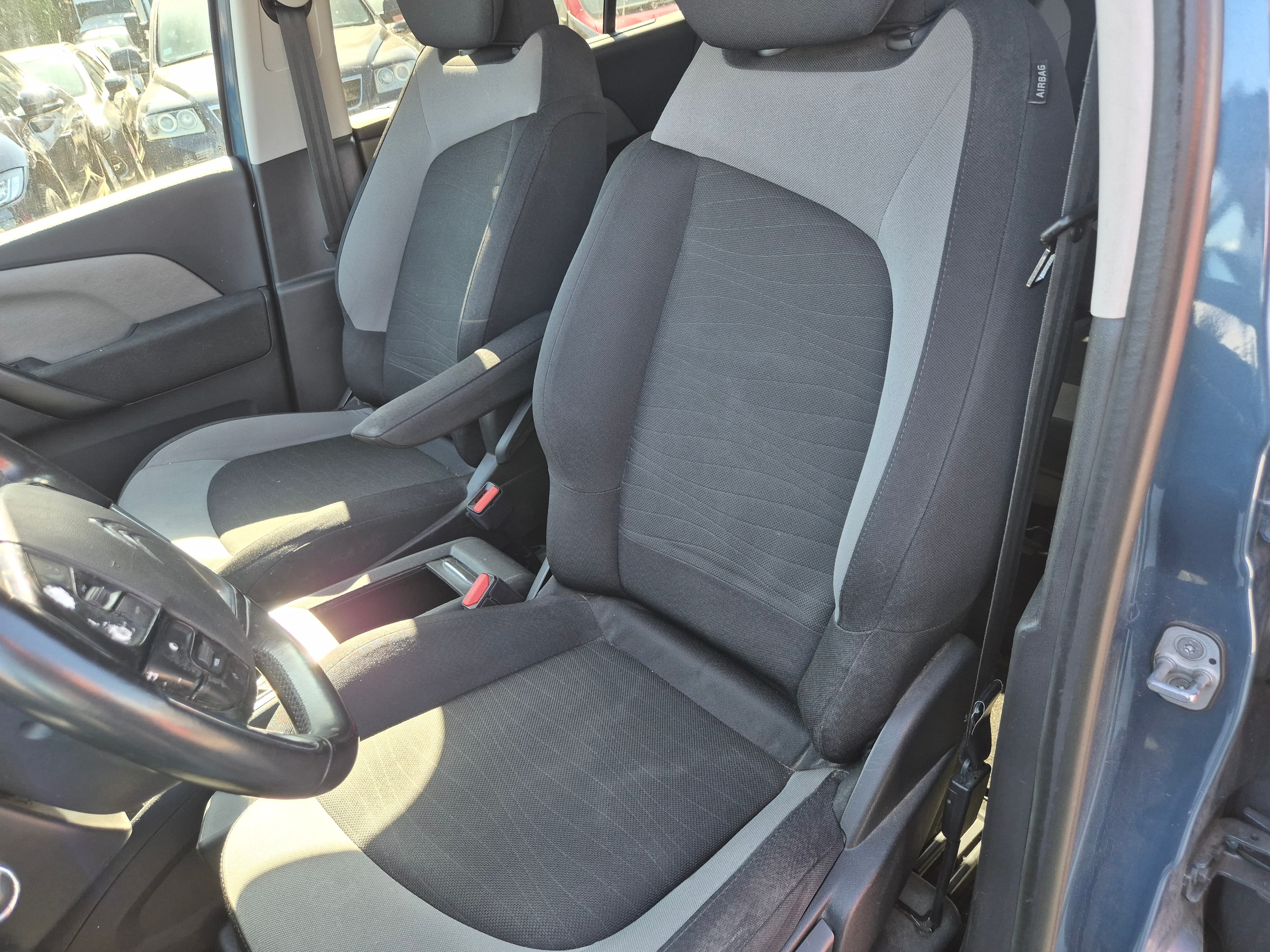 Citroën C4 Grand Picasso · Ano 2015 — imagem 28