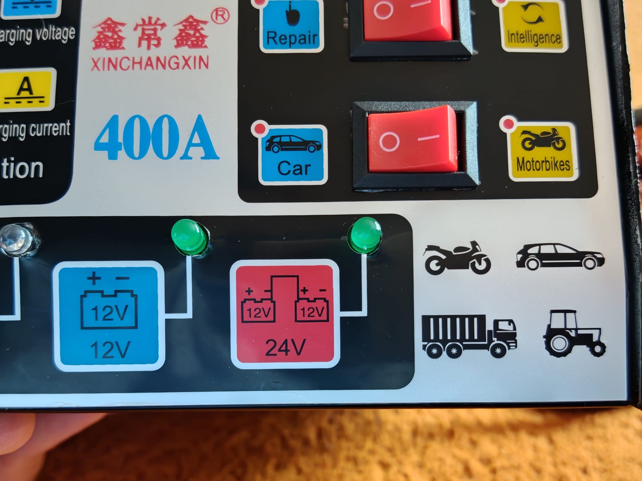 Chargeur de batterie automobile Goeik — image 2