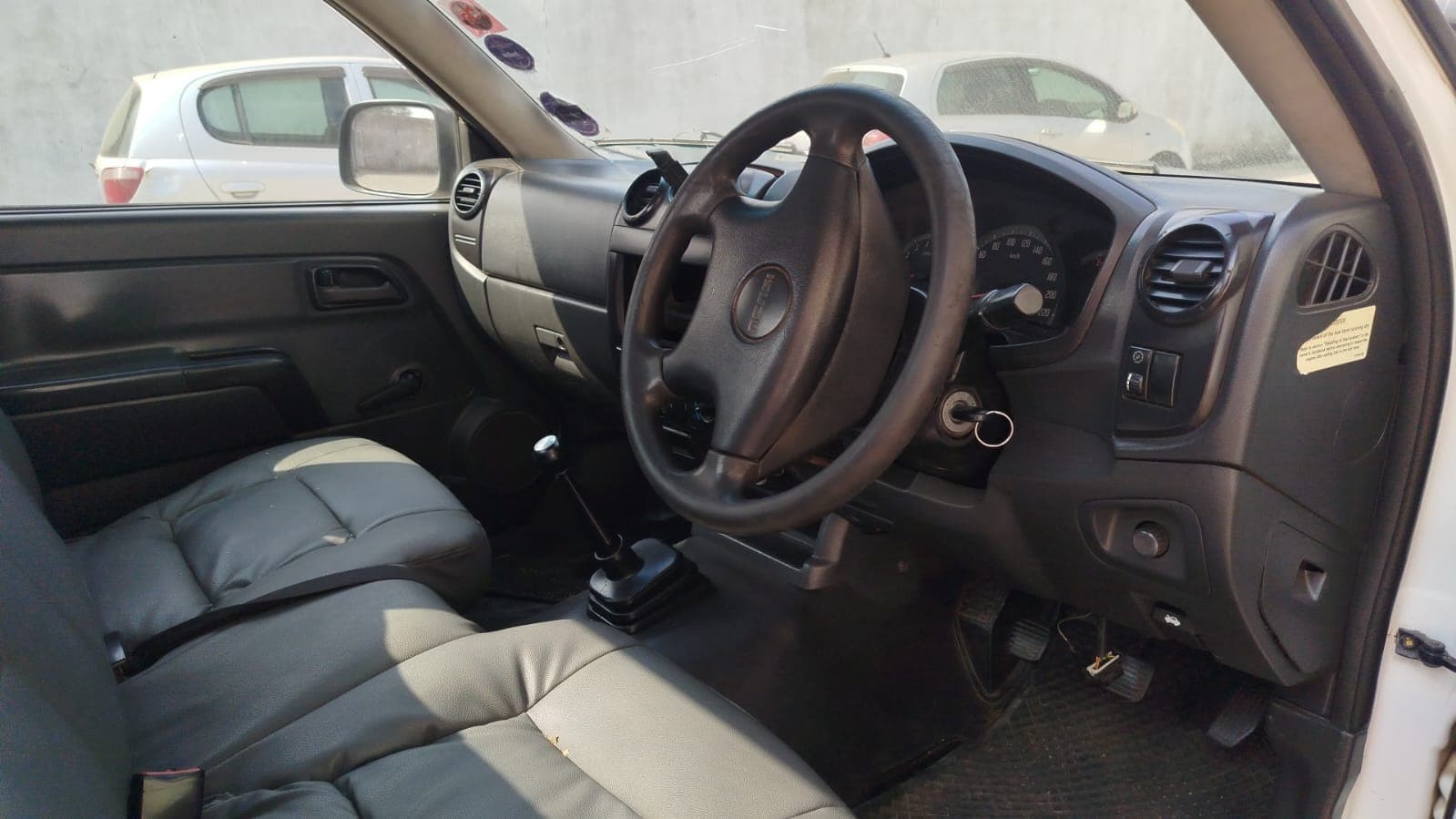 Isuzu KB250D_3,050m - 2011 — image 13