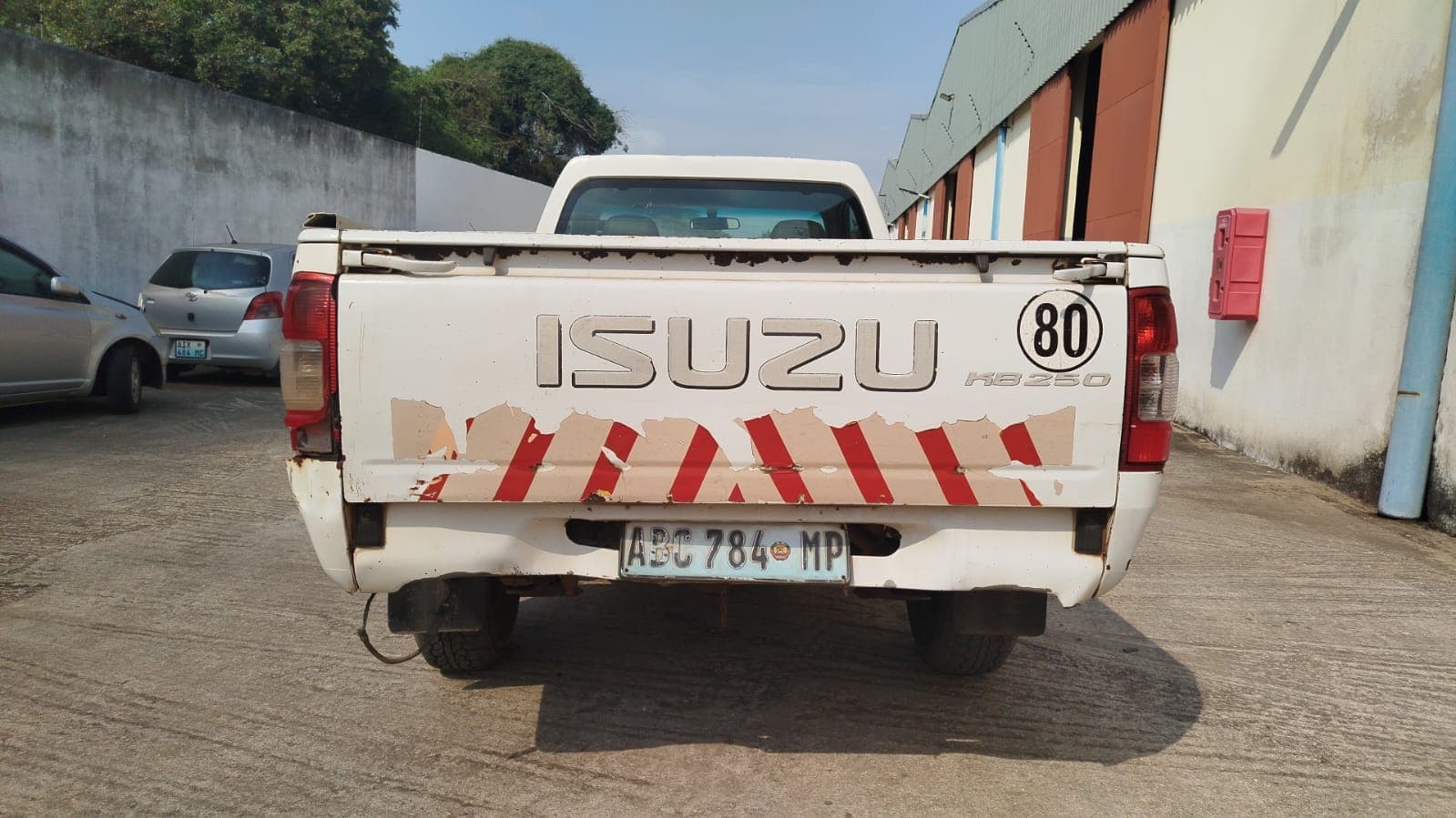 Isuzu KB250D_3,050m - 2011 — image 6