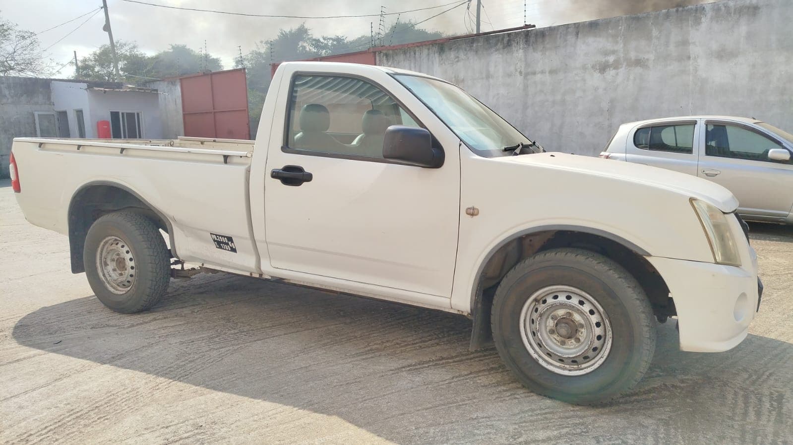 Isuzu KB250D_3,050m - 2011 — image 4