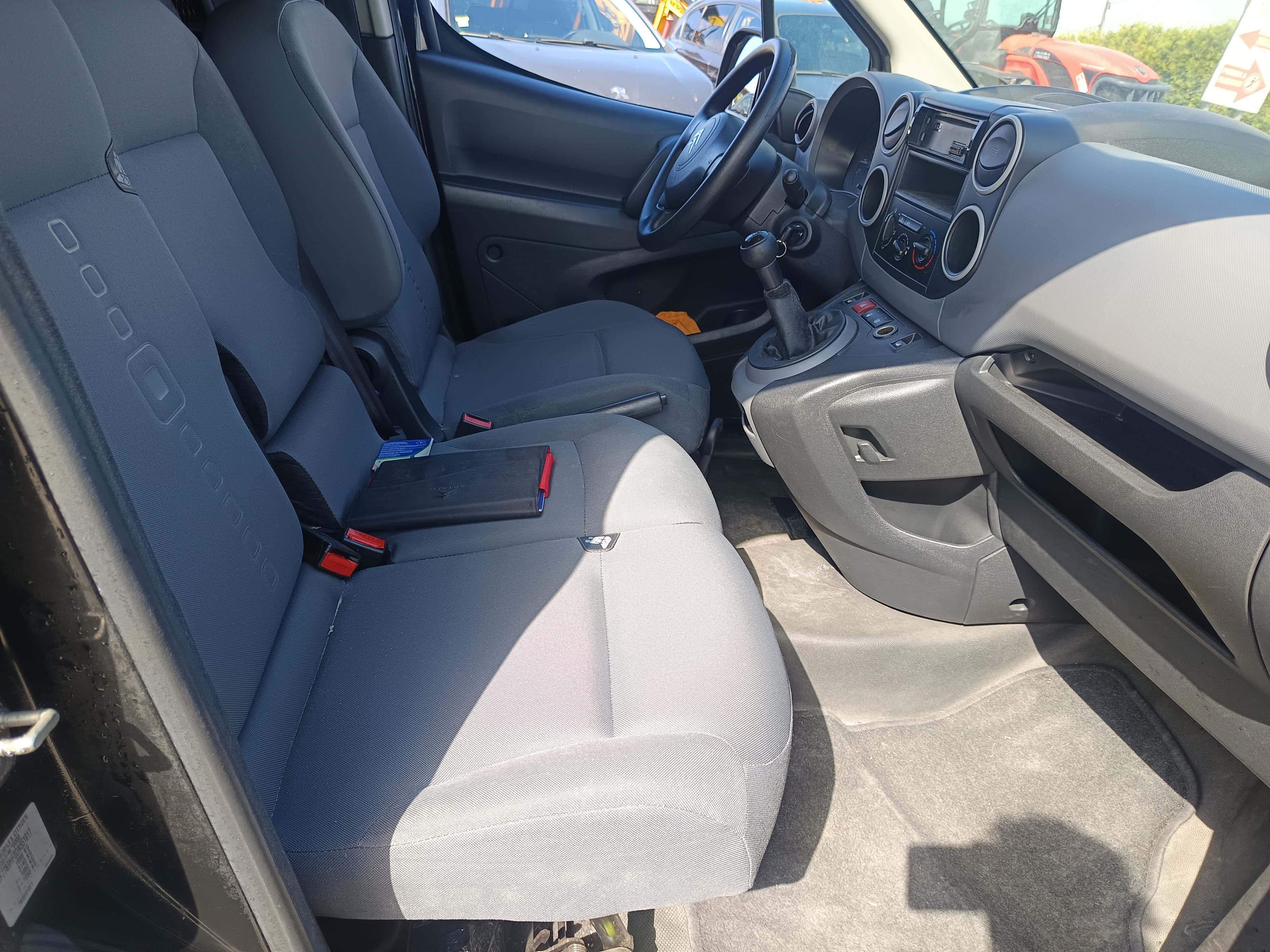 Citroën Berlingo · Ano 2013 — image 22