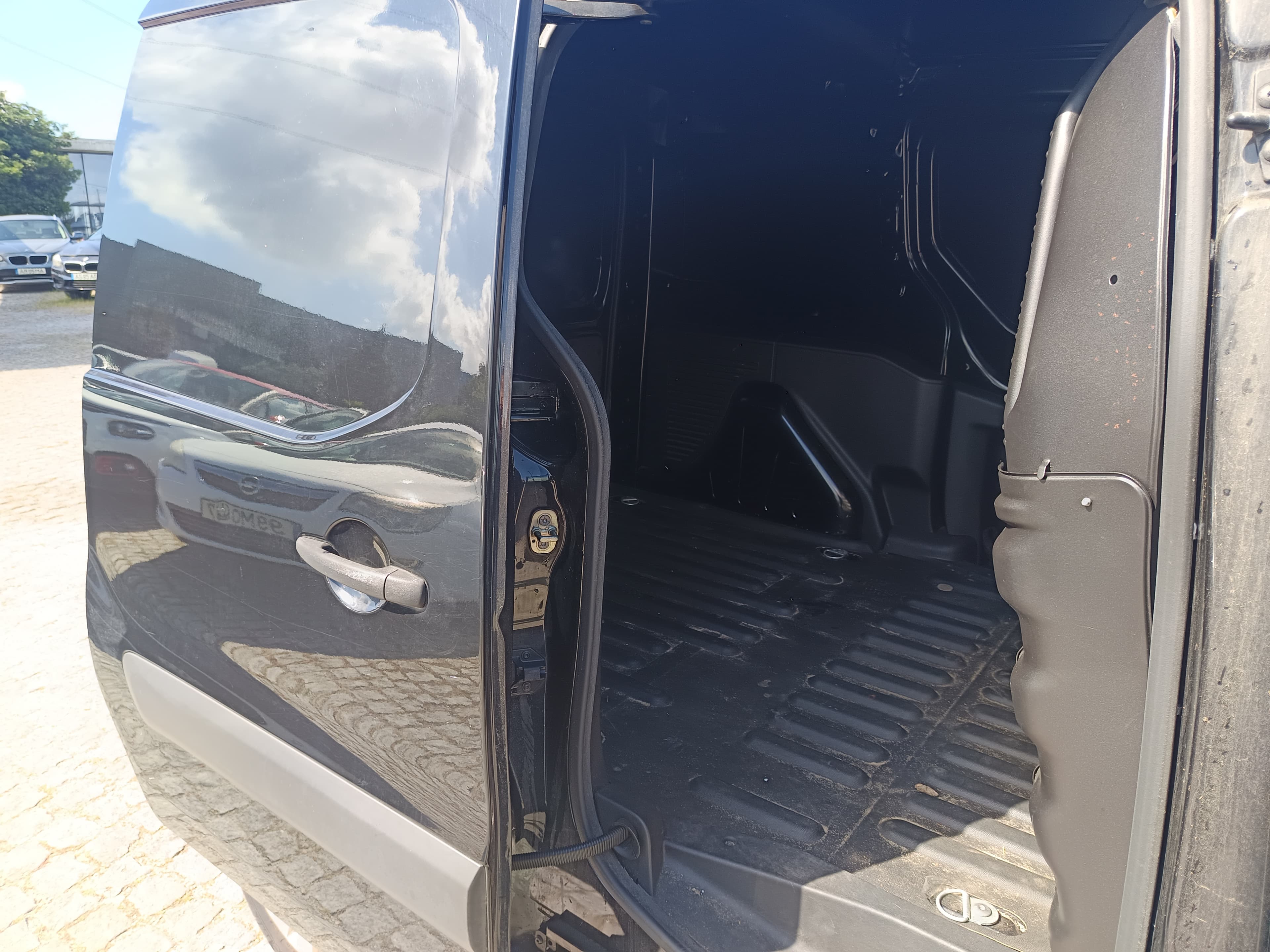 Citroën Berlingo · Ano 2013 — image 18