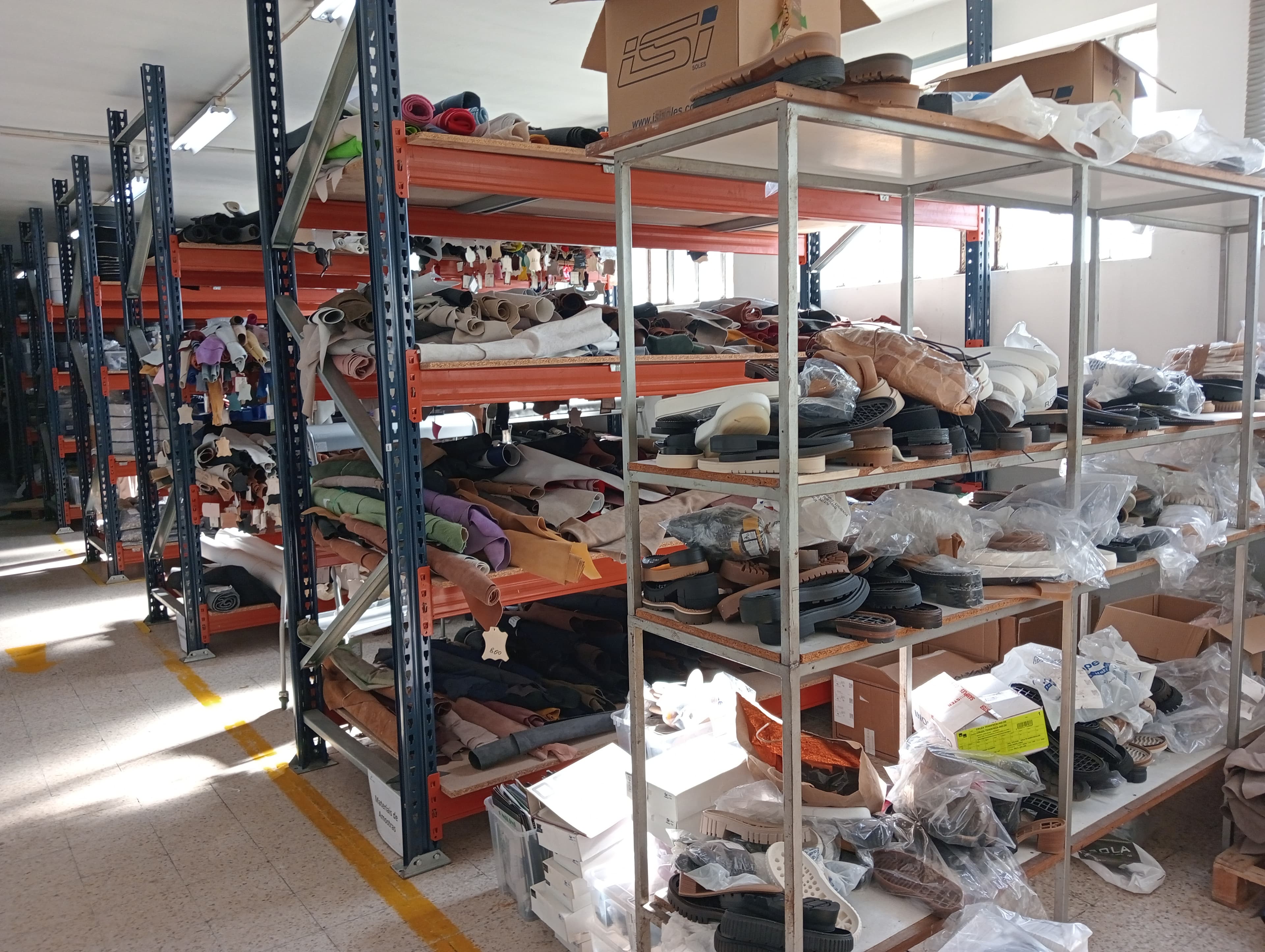 Équipements pour l'Industrie du Chaussure — image 215