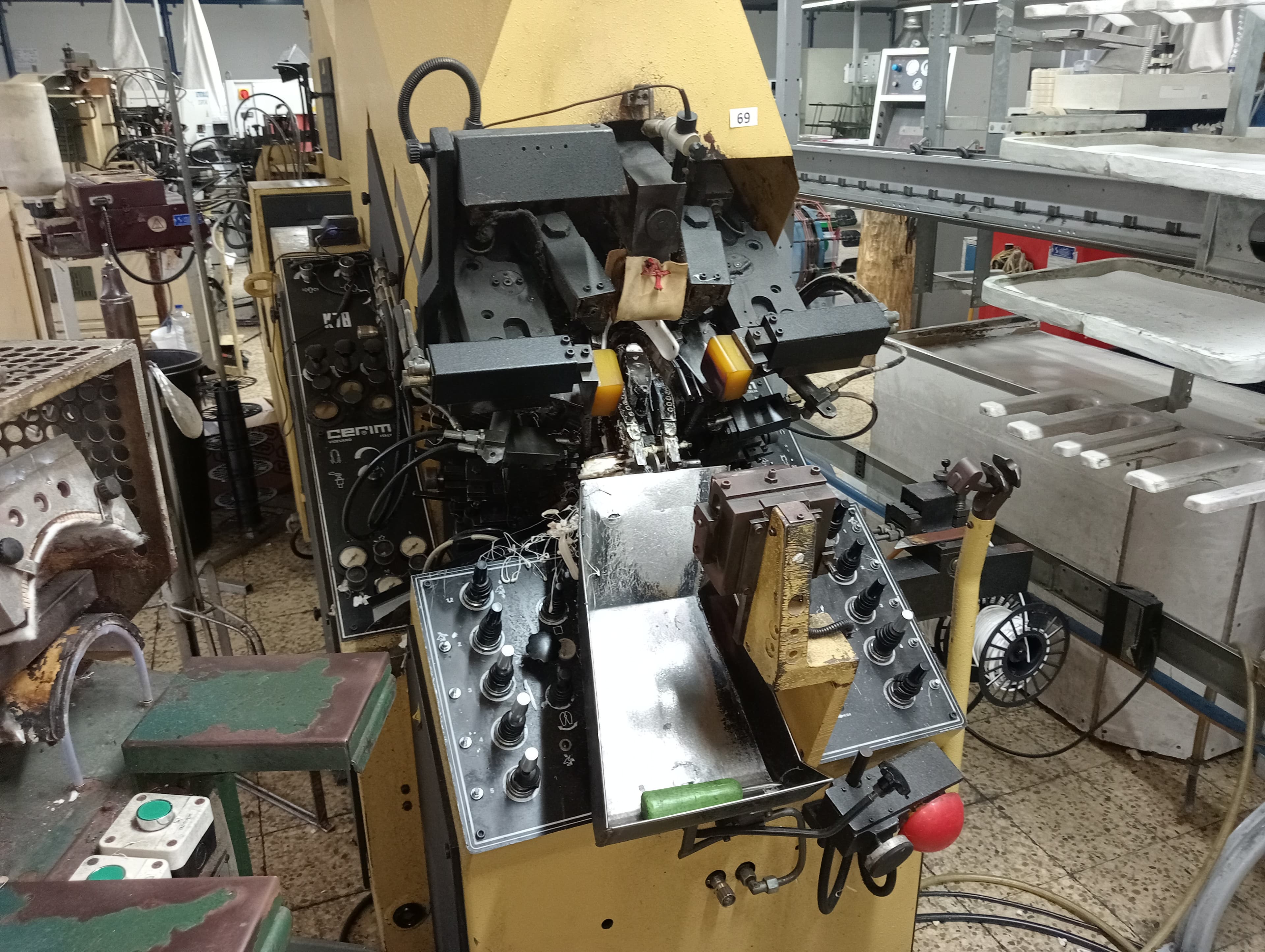 Équipements pour l'Industrie du Chaussure — image 130