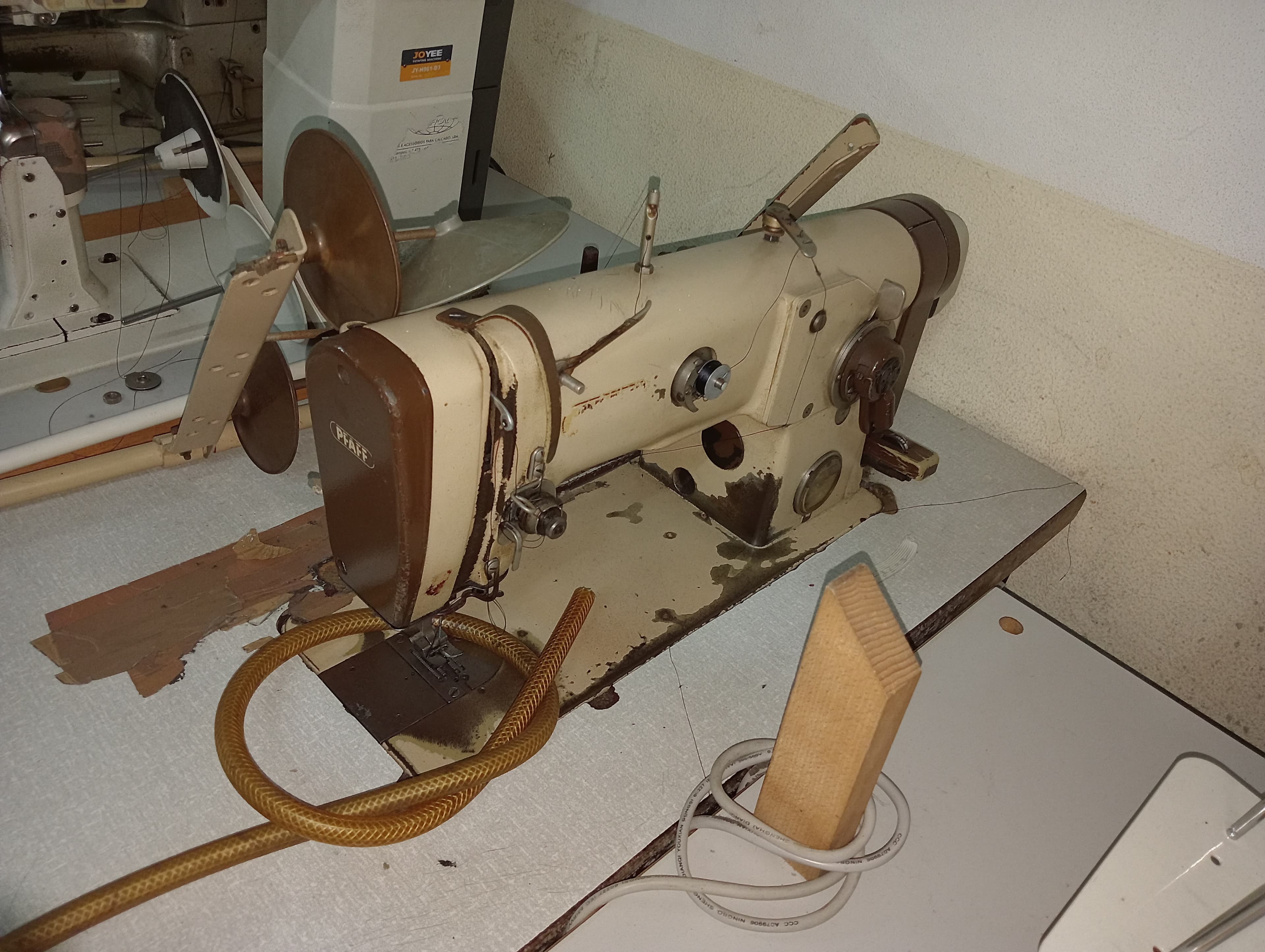 Équipements pour l'Industrie du Chaussure — image 10