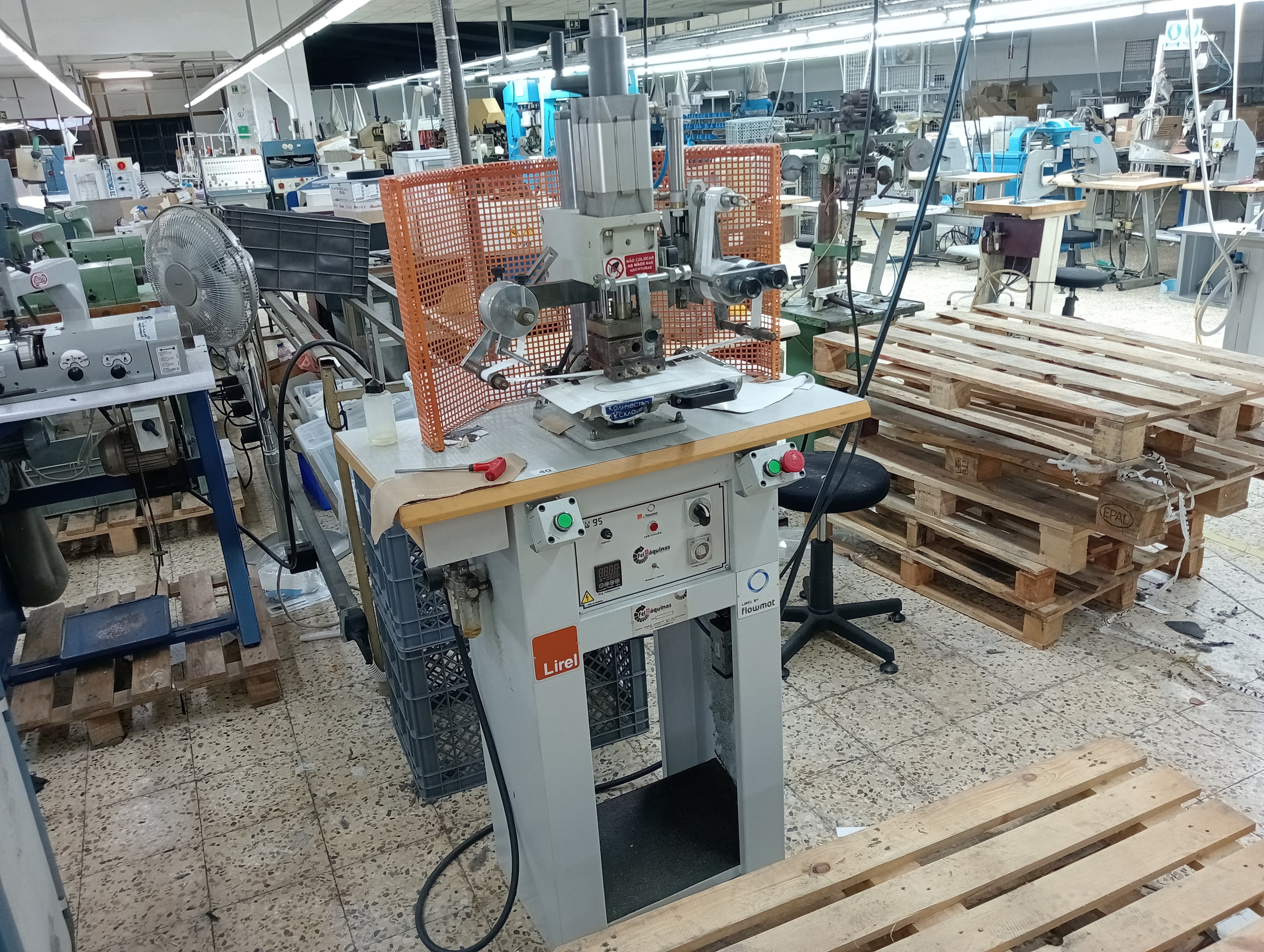 Équipements pour l'Industrie du Chaussure — image 175
