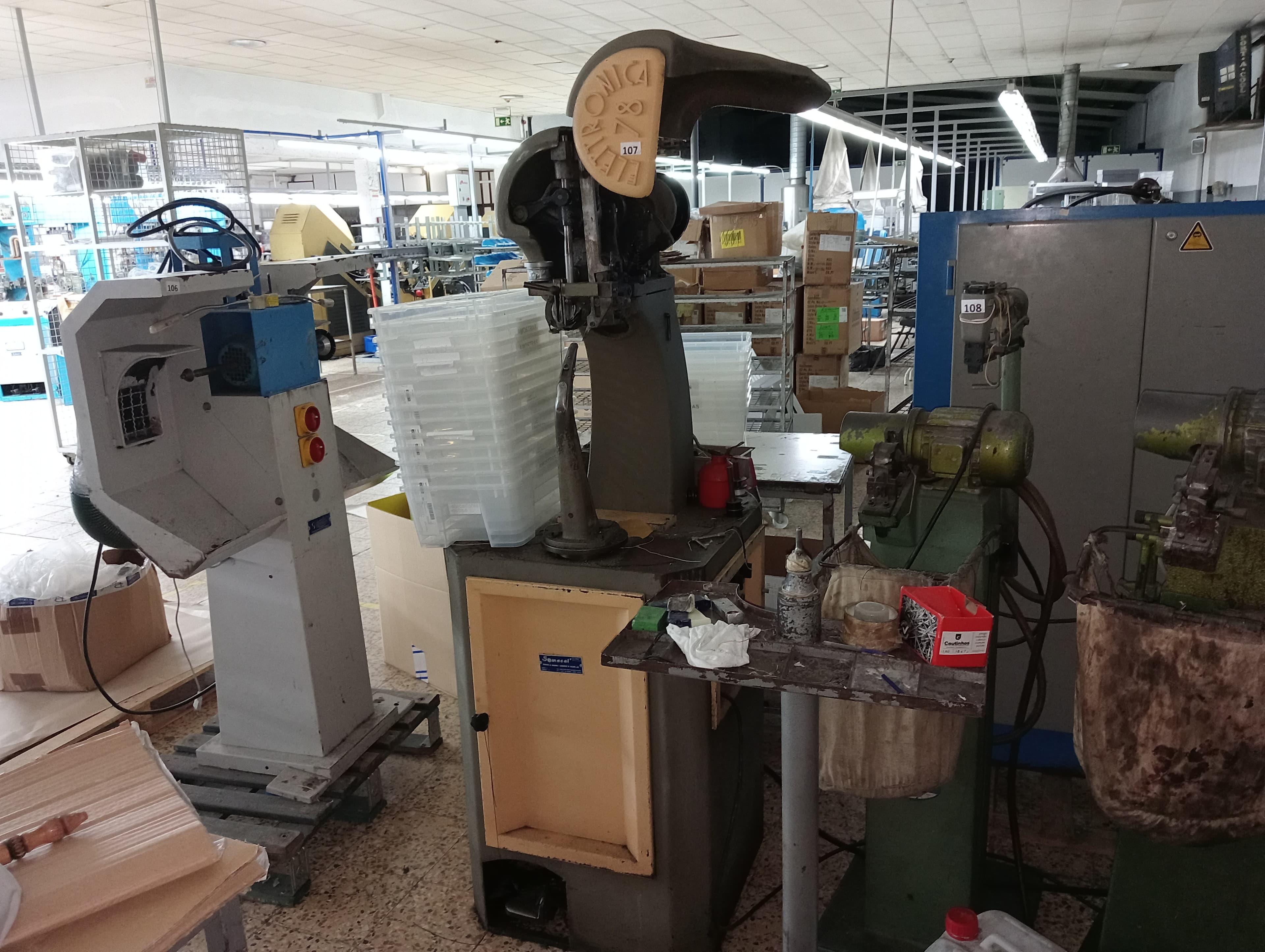 Équipements pour l'Industrie du Chaussure — image 89